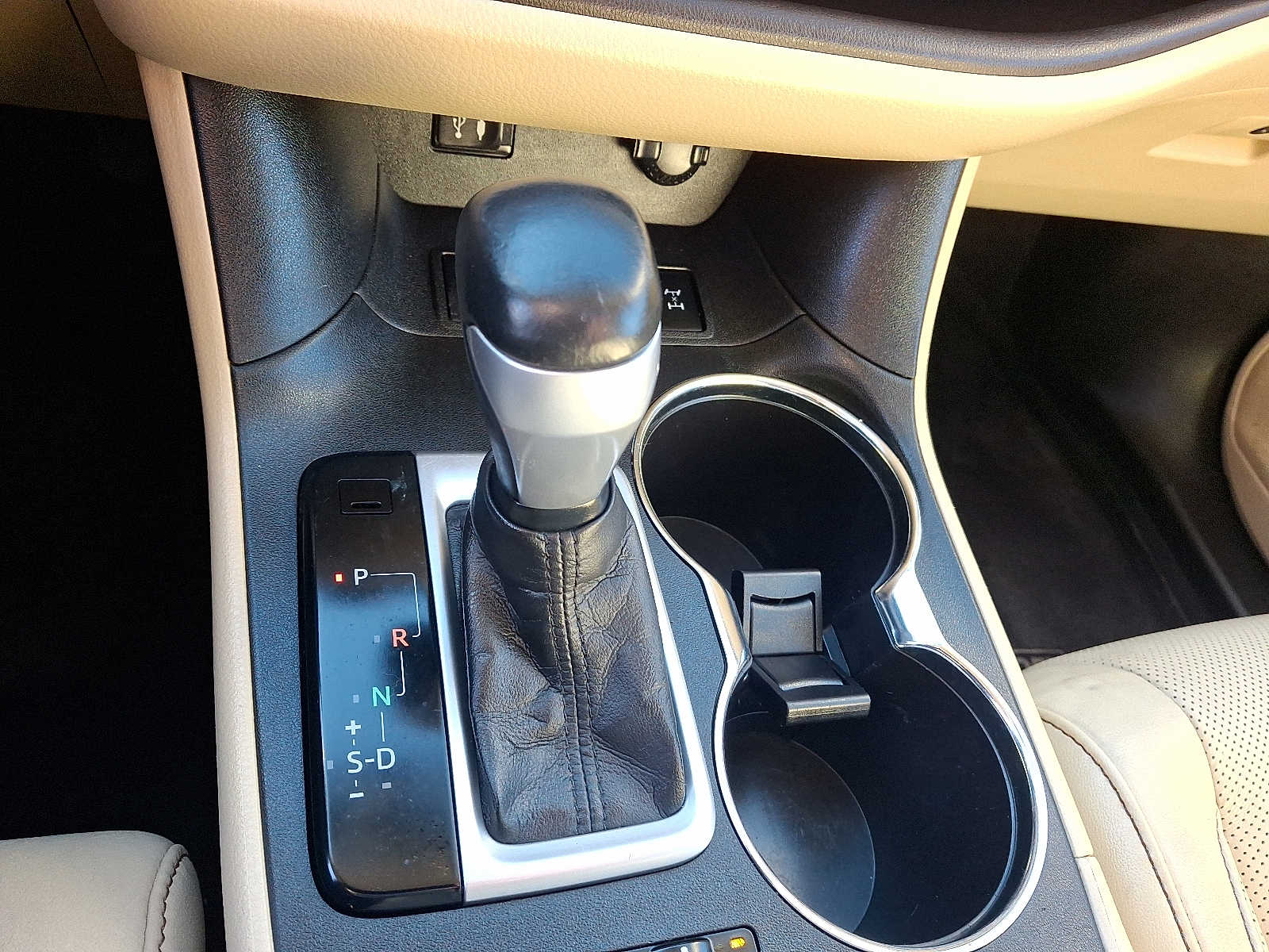 Thumbnail: 2015 Toyota Highlander - 15