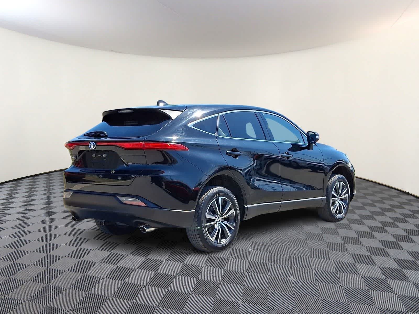 Thumbnail: 2023 Toyota Venza - 6