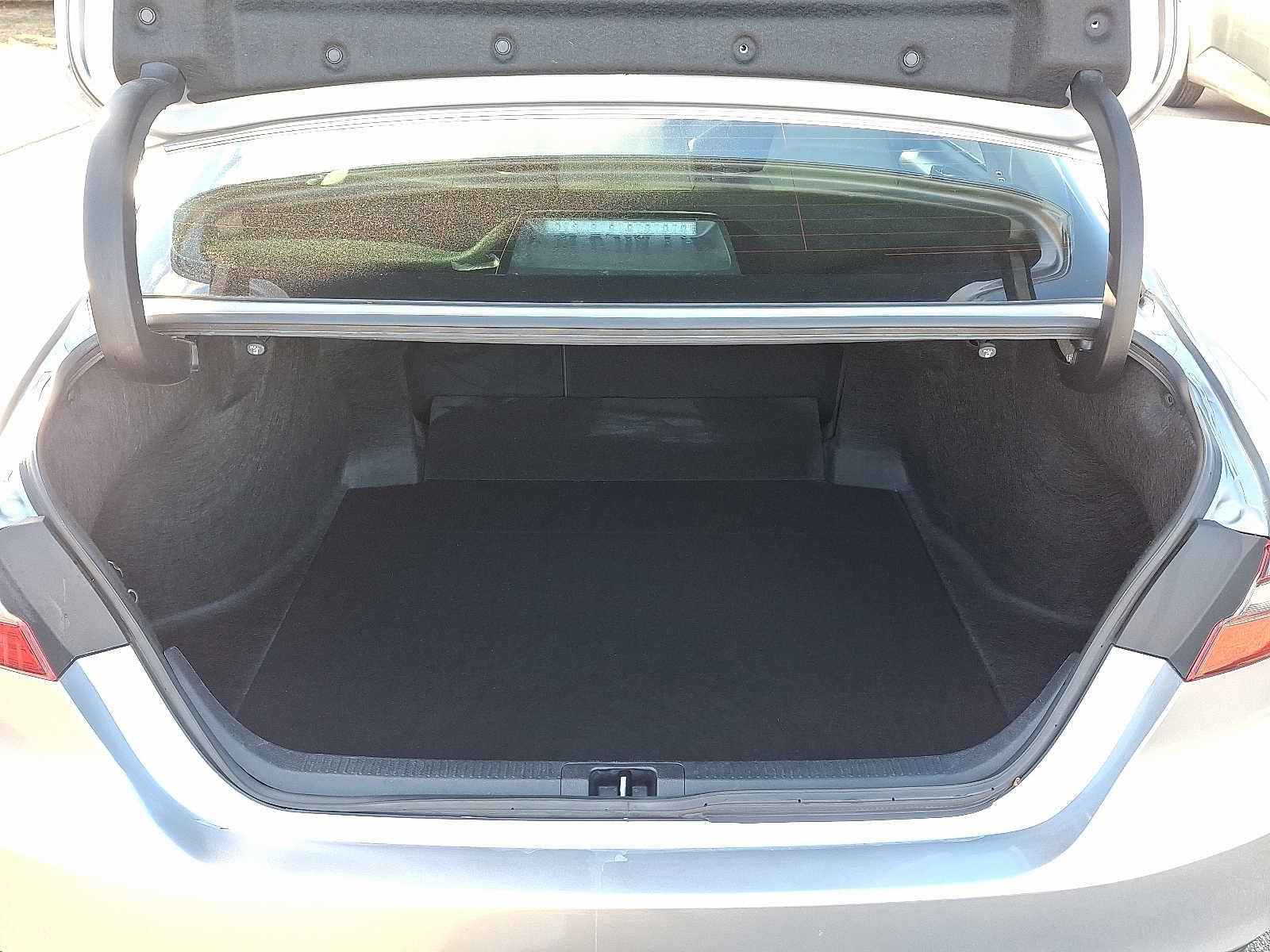 Thumbnail: 2023 Toyota Camry - 24