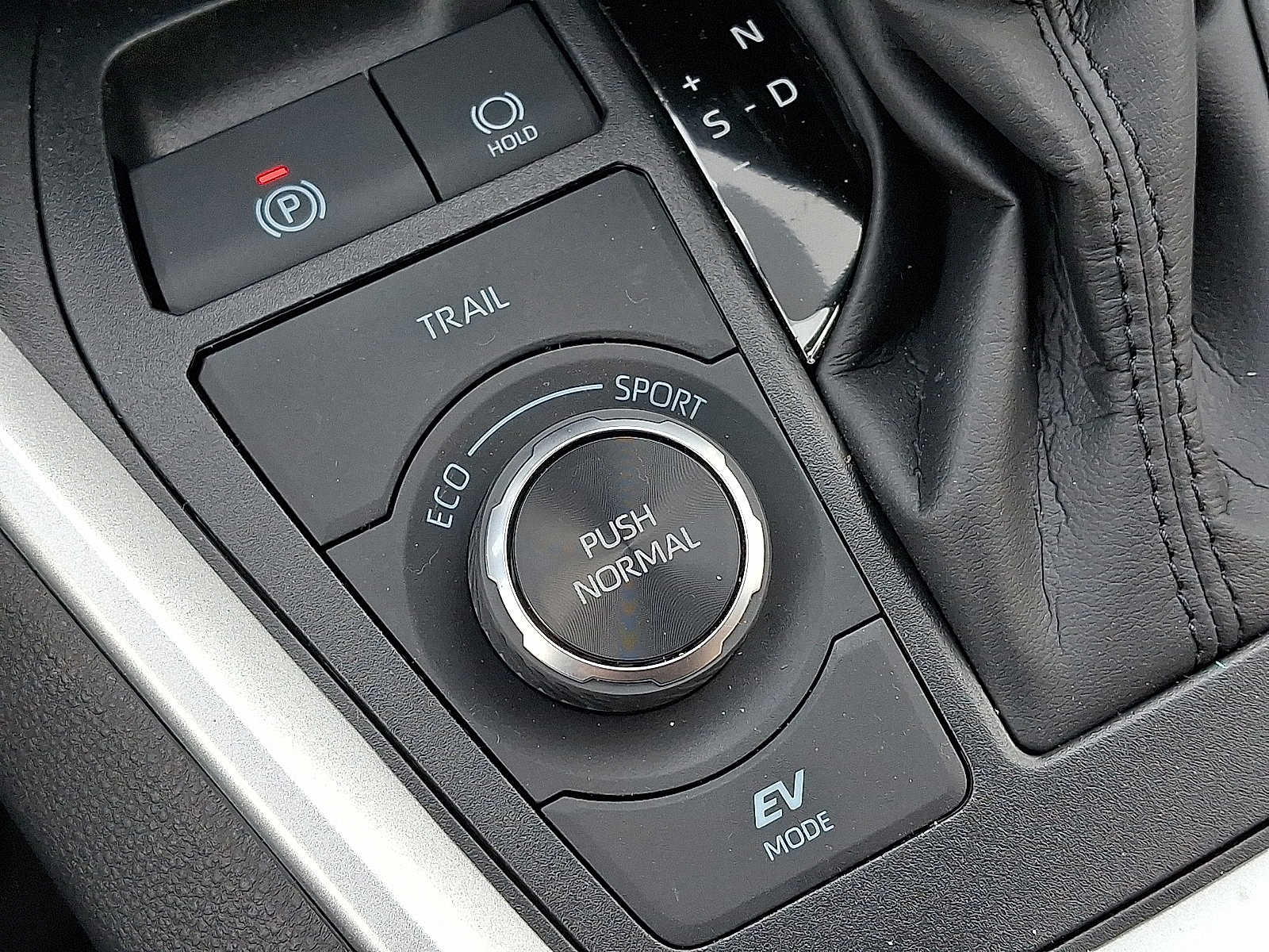 Thumbnail: 2025 Toyota RAV4 - 18