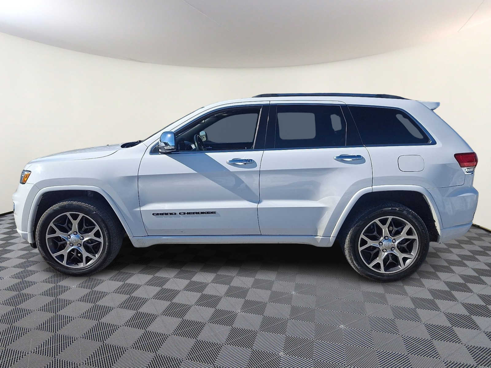 Thumbnail: 2019 Jeep Grand Cherokee - 8
