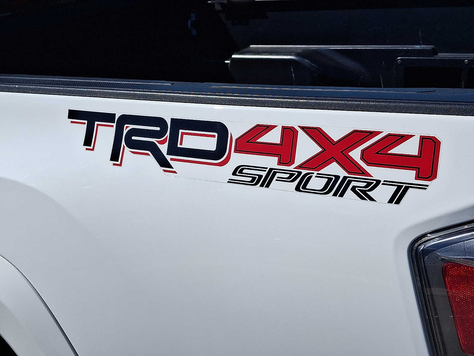 Thumbnail: 2020 Toyota Tacoma - 32