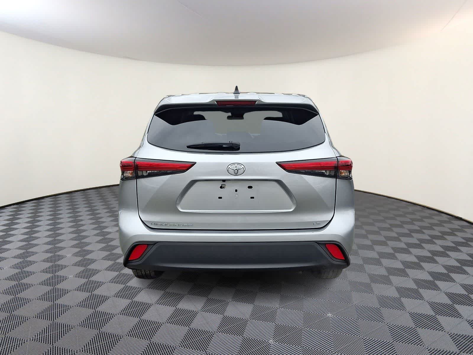 Thumbnail: 2023 Toyota Highlander - 7