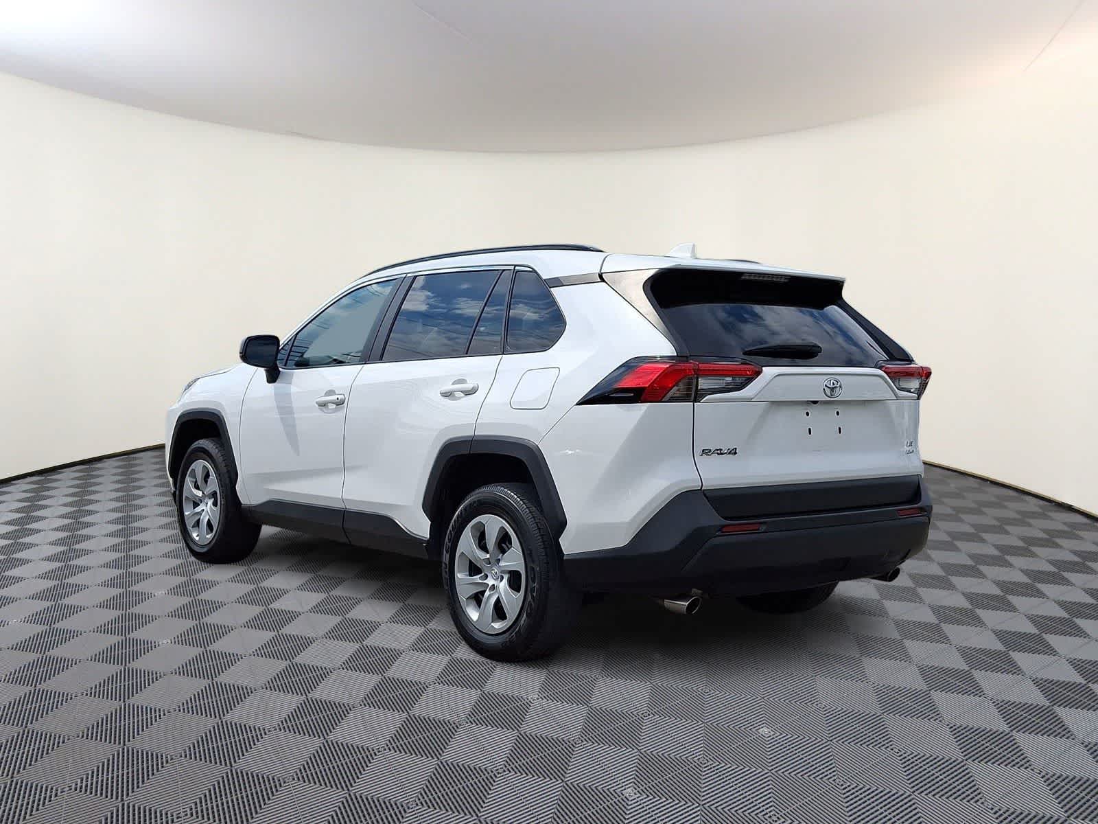 Thumbnail: 2020 Toyota RAV4 - 9