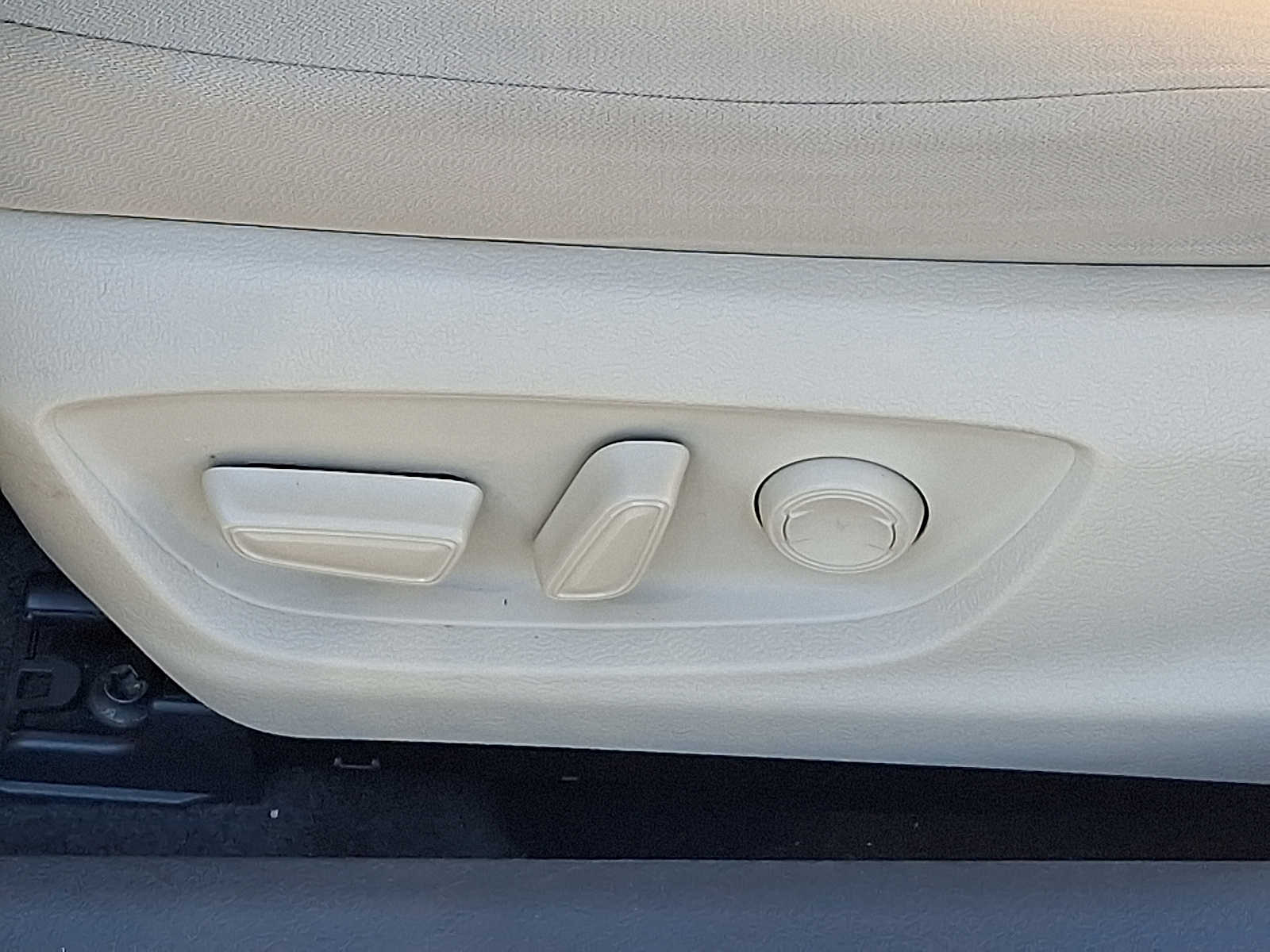 Thumbnail: 2023 Toyota Camry - 25