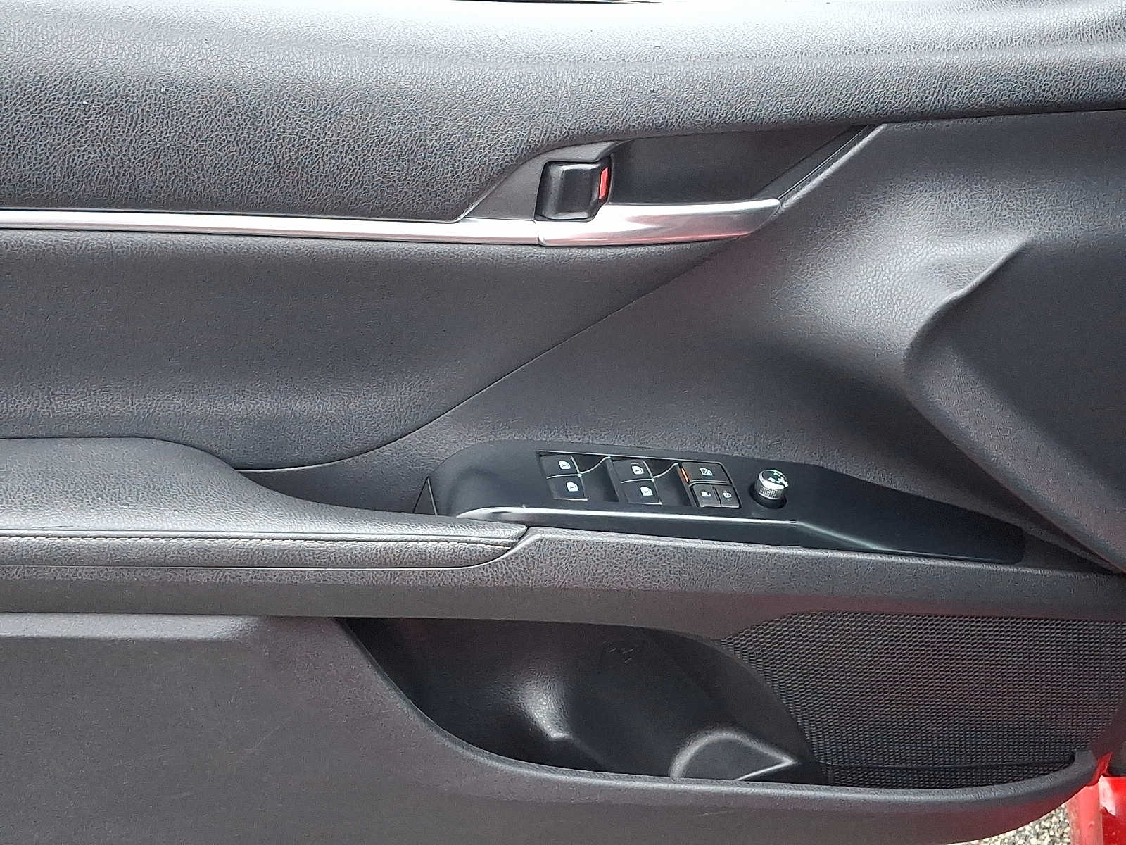 Thumbnail: 2020 Toyota Camry - 15