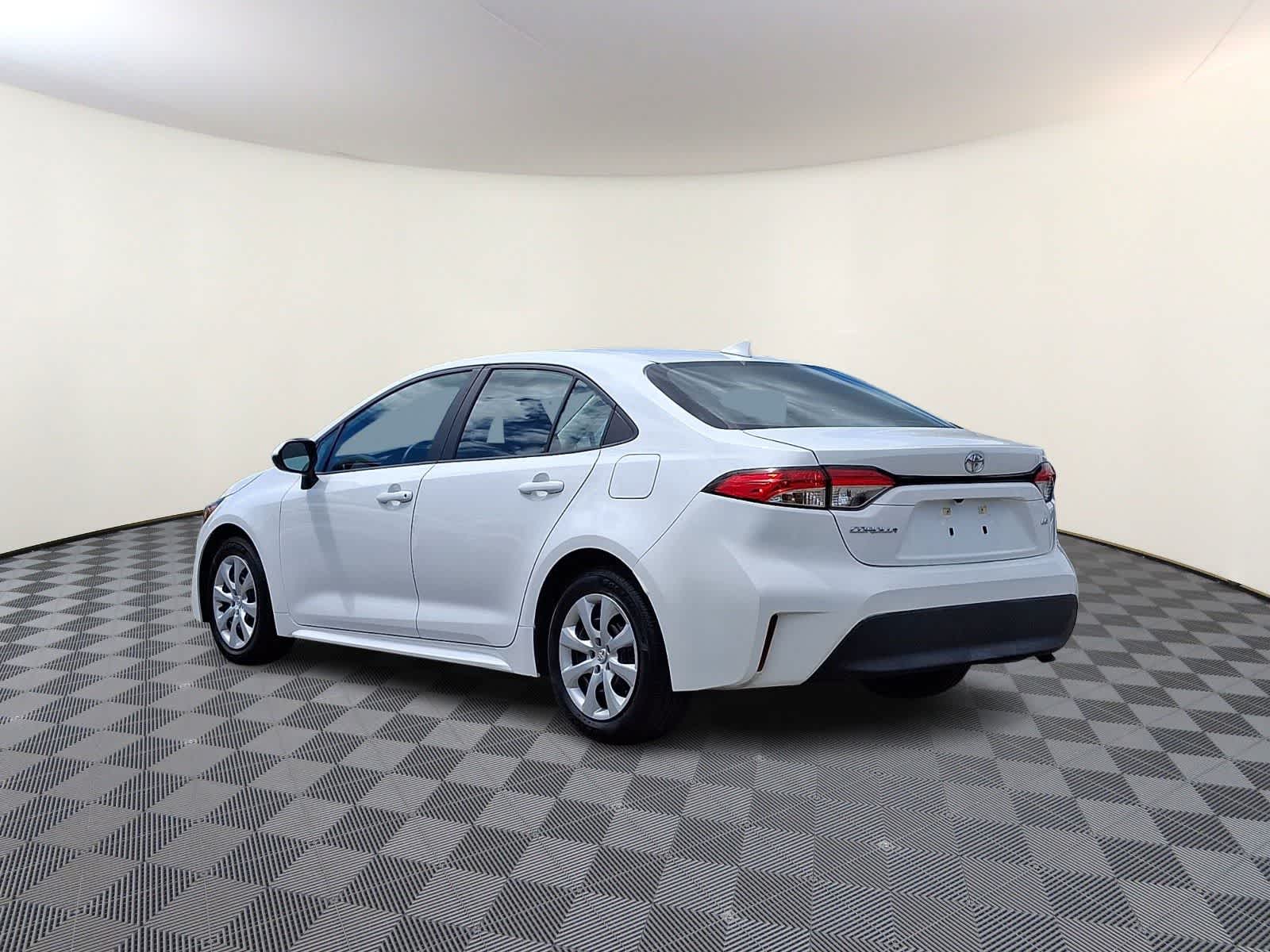 Thumbnail: 2024 Toyota Corolla - 9