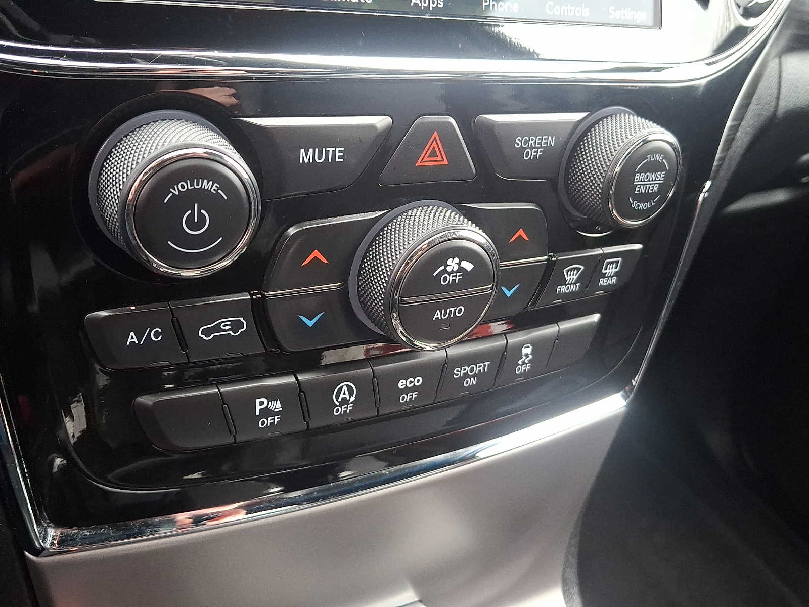 Thumbnail: 2020 Jeep Grand Cherokee - 17