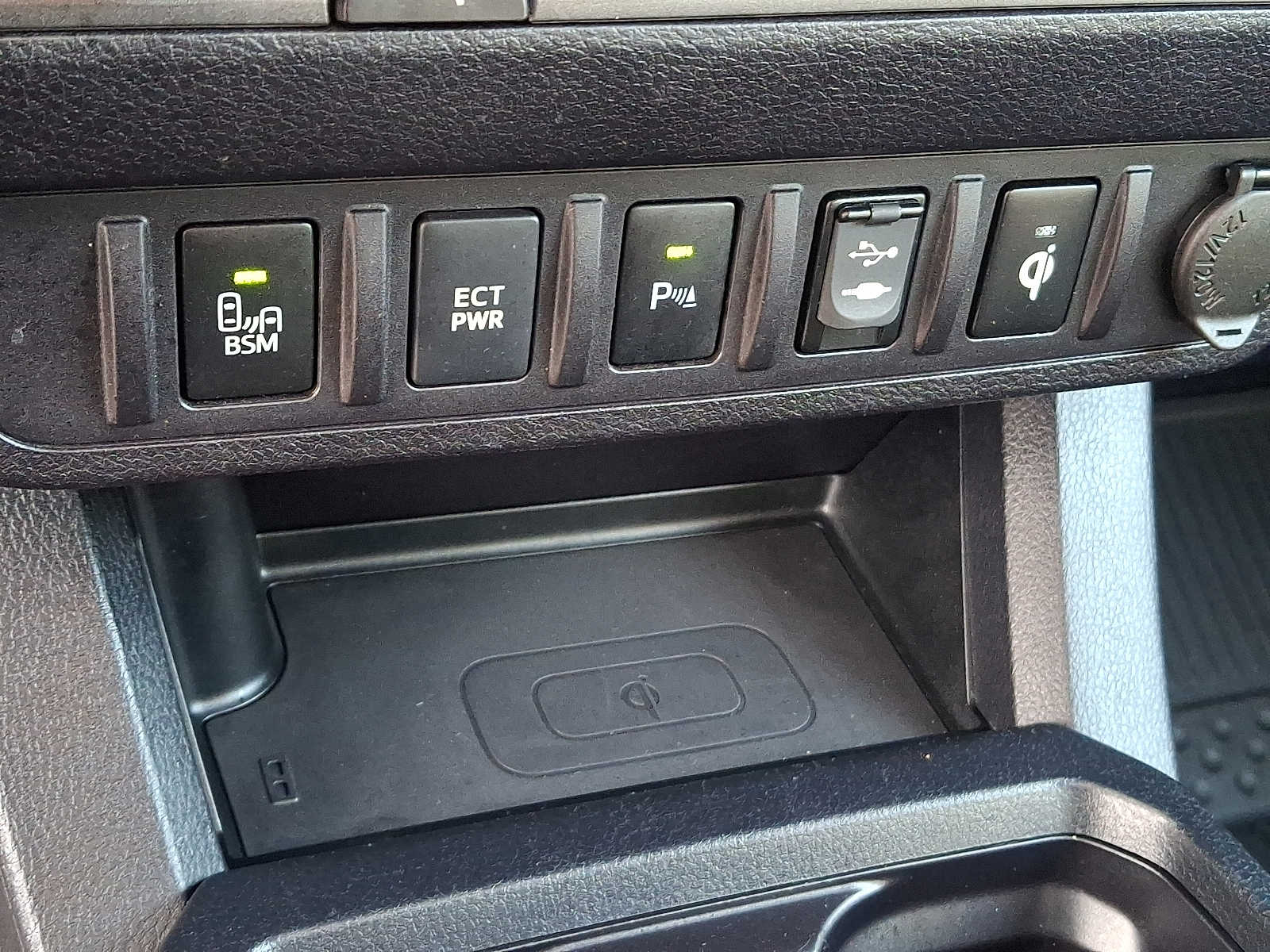 Thumbnail: 2017 Toyota Tacoma - 28