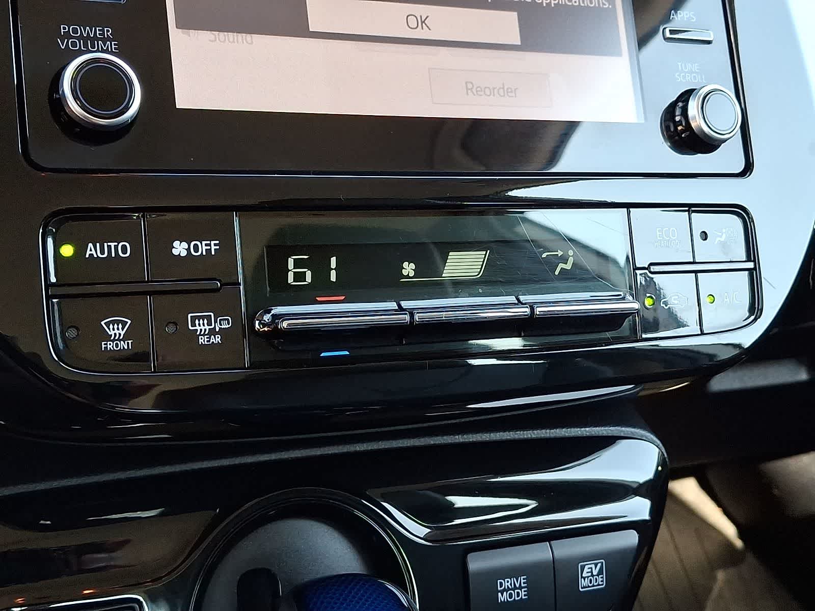 Thumbnail: 2020 Toyota Prius - 20
