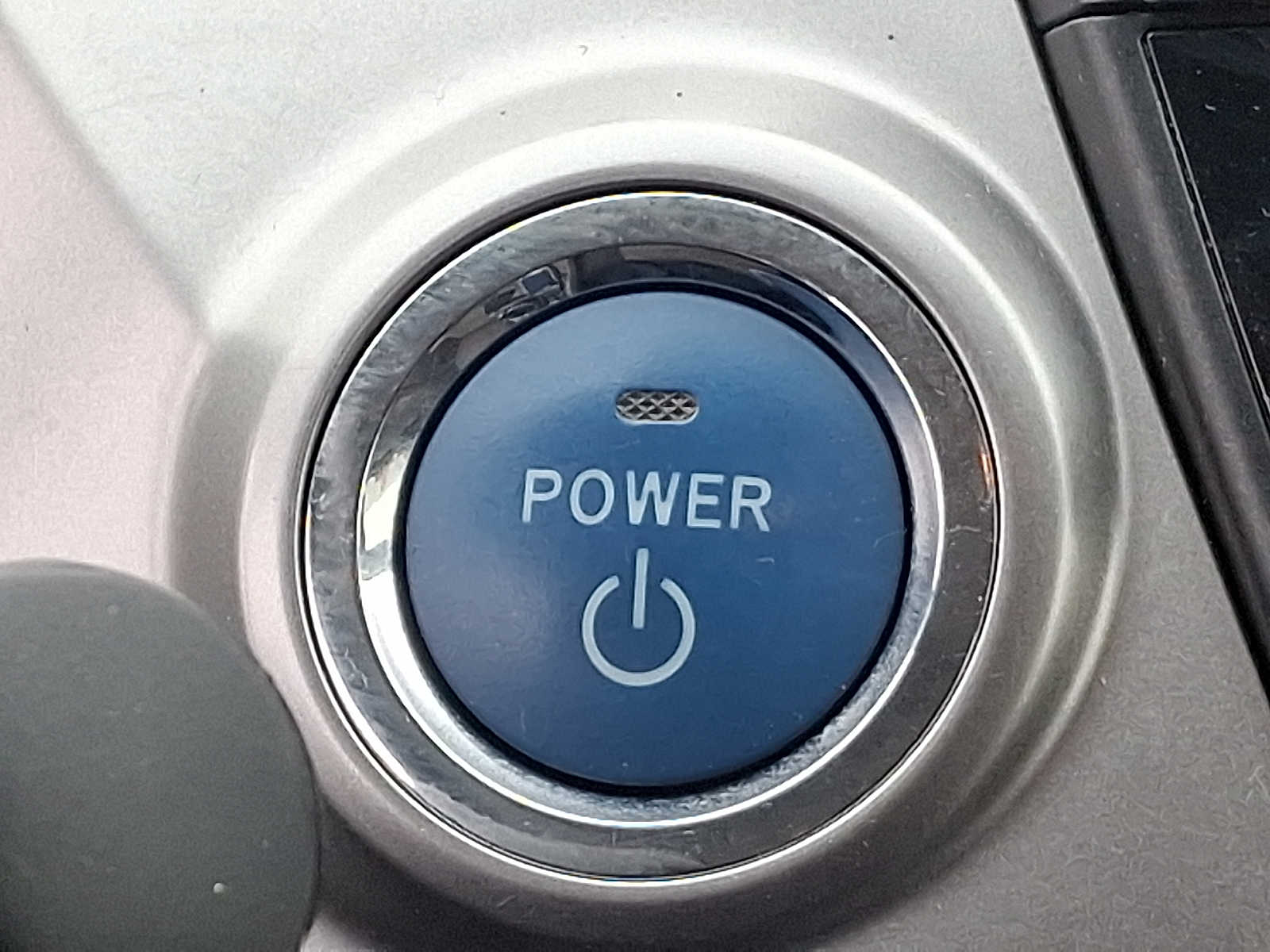 Thumbnail: 2015 Toyota Prius v - 25