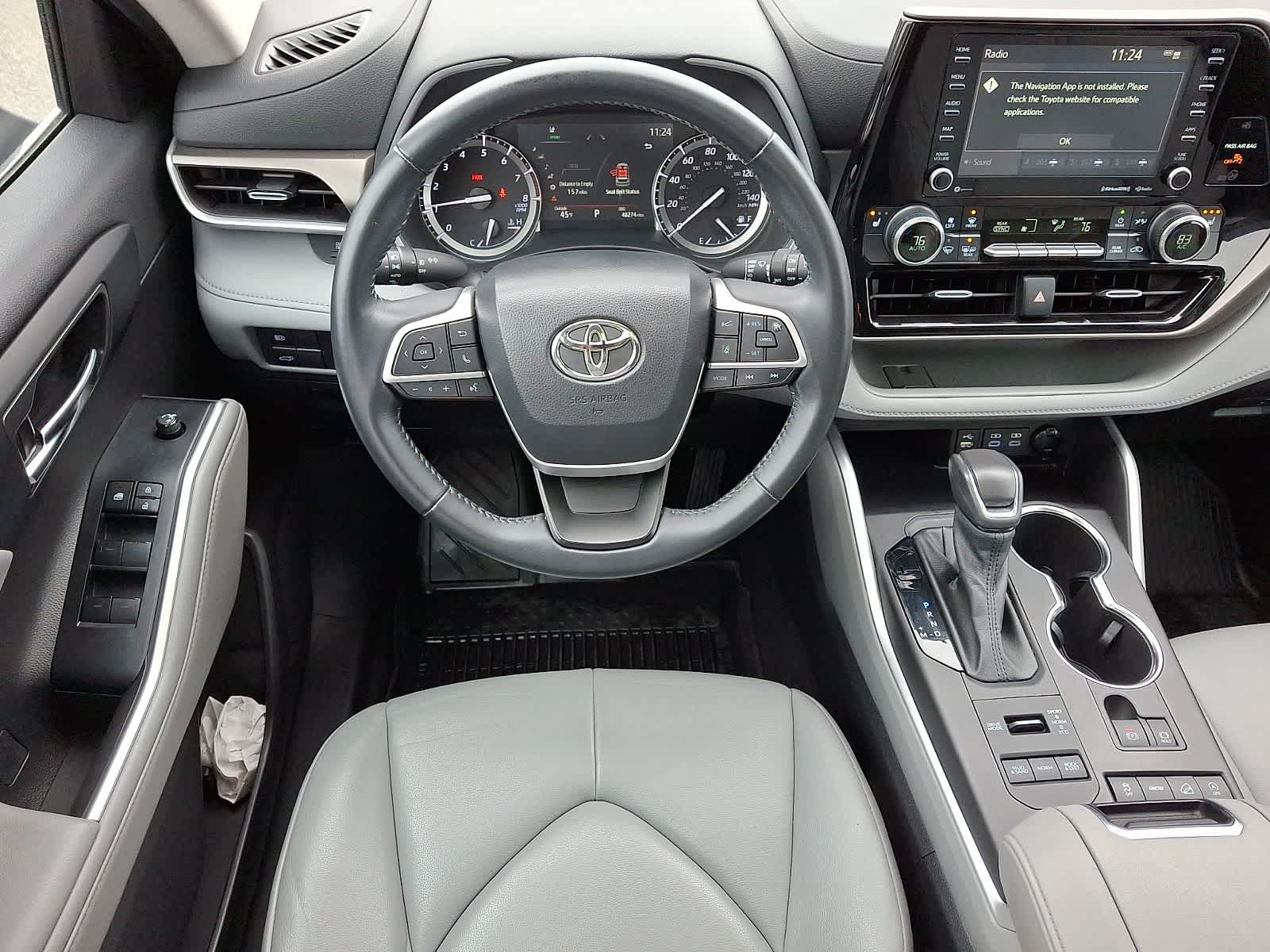 Thumbnail: 2022 Toyota Highlander - 15