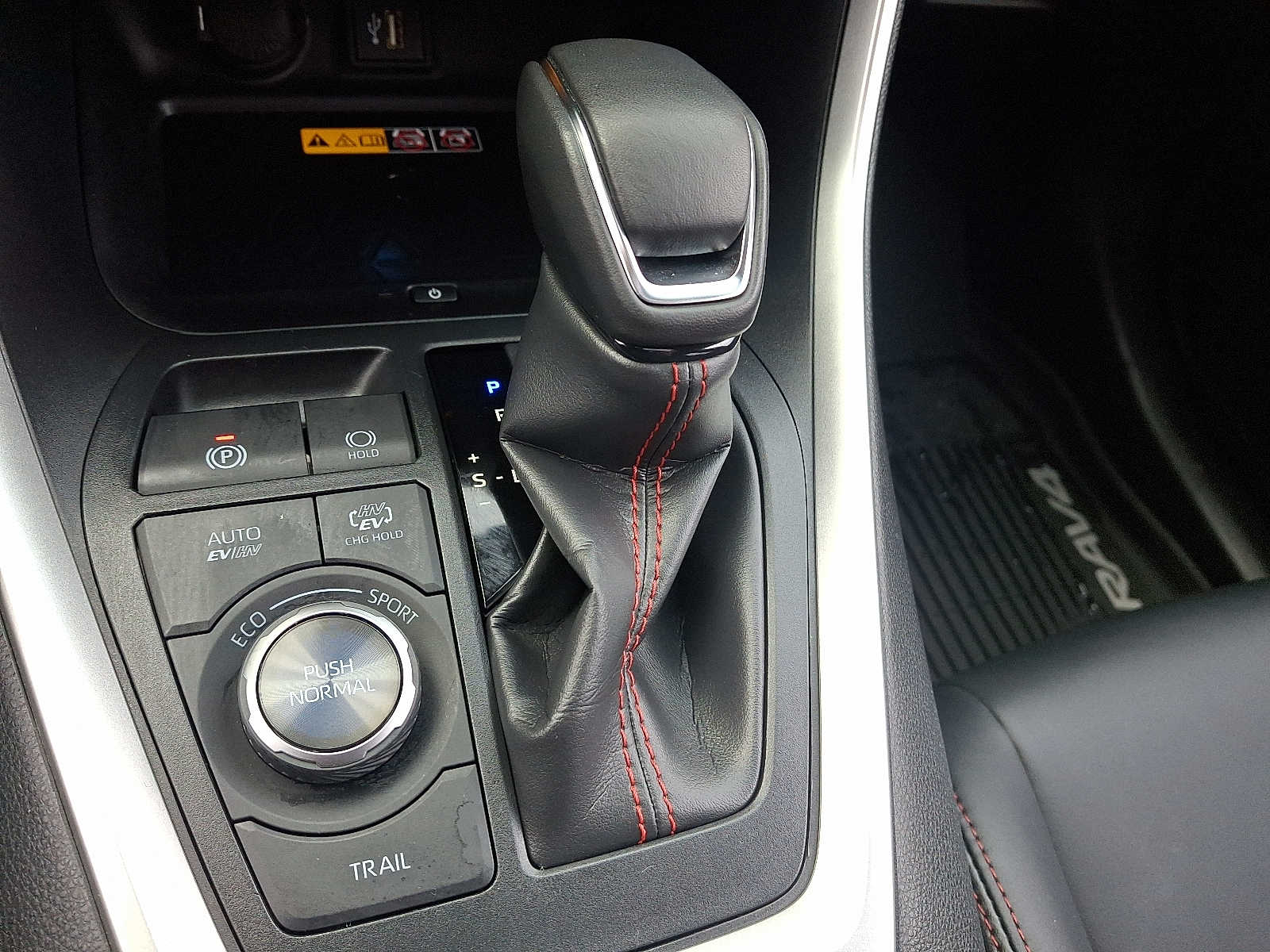 Thumbnail: 2023 Toyota RAV4 - 17