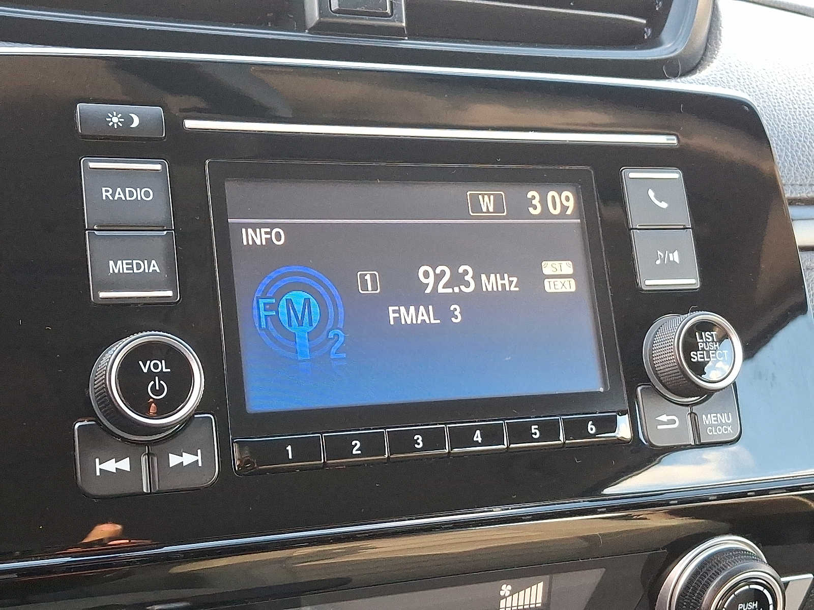 Thumbnail: 2018 Honda CR-V - 14