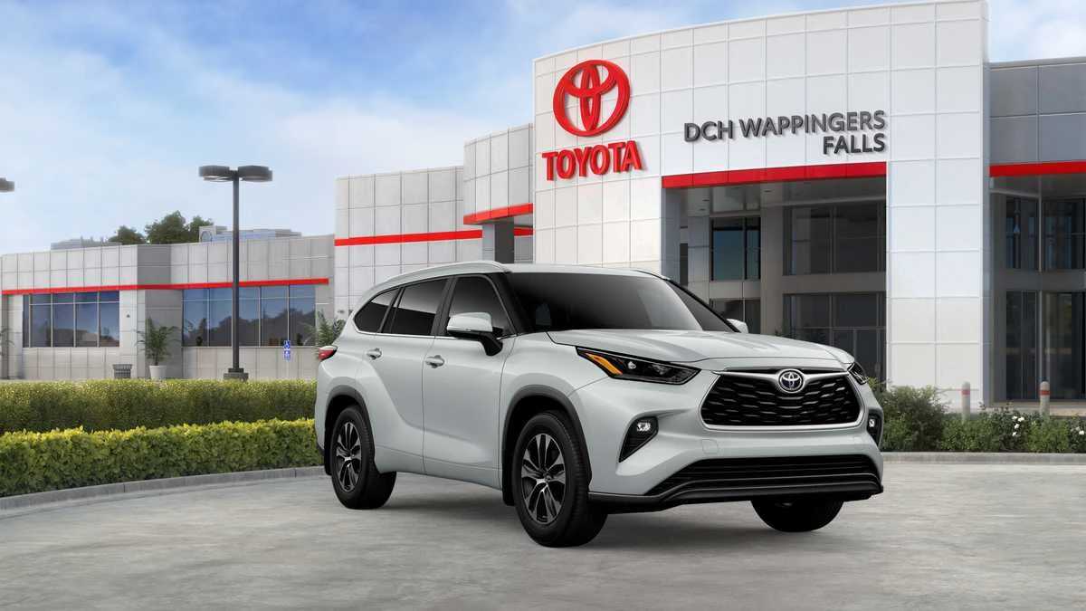 Thumbnail: 2026 Toyota Highlander - 17