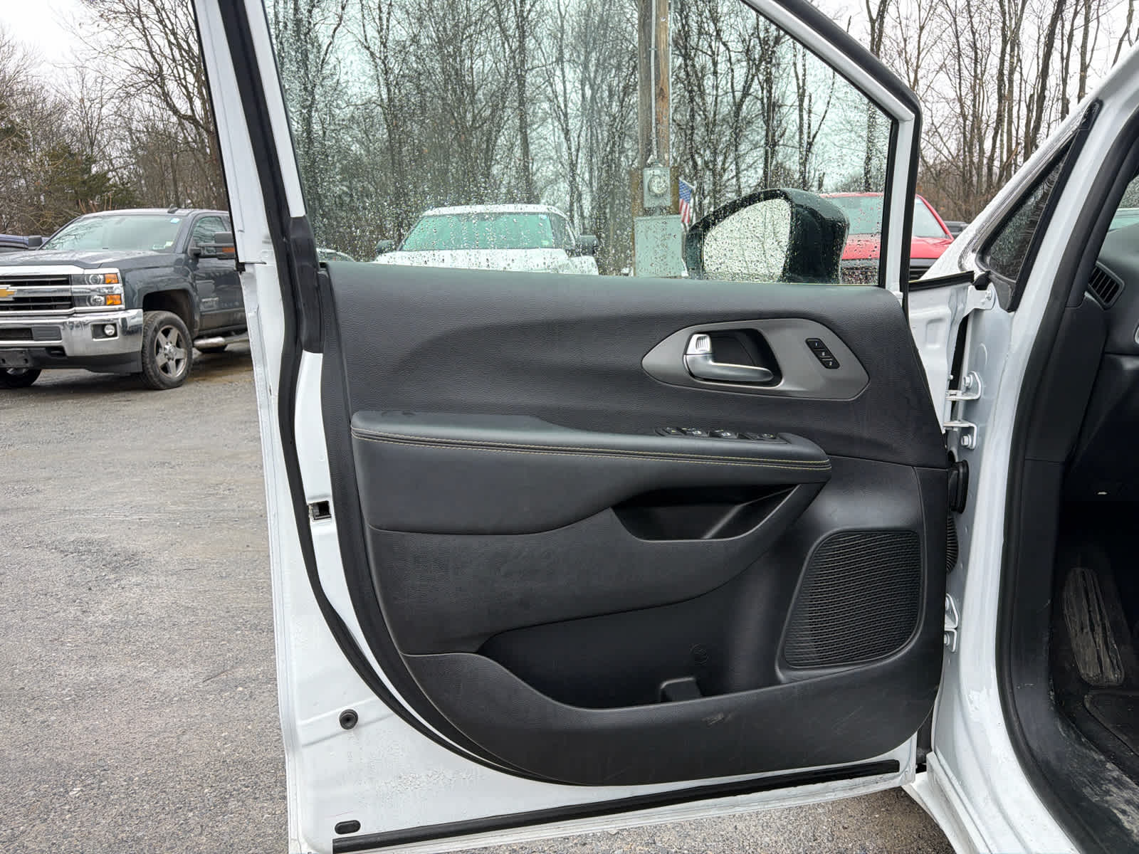 Thumbnail: 2025 Chrysler Pacifica - 9