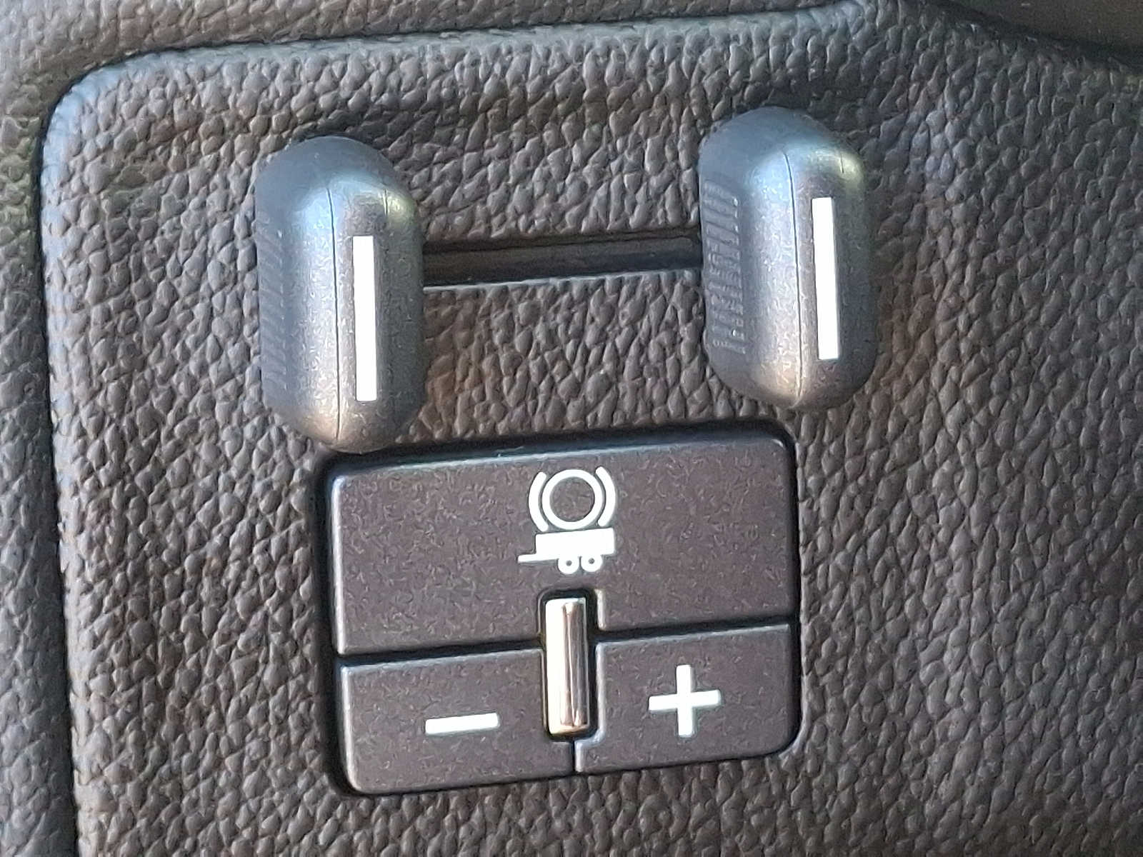 Thumbnail: 2020 Chevrolet Colorado - 25