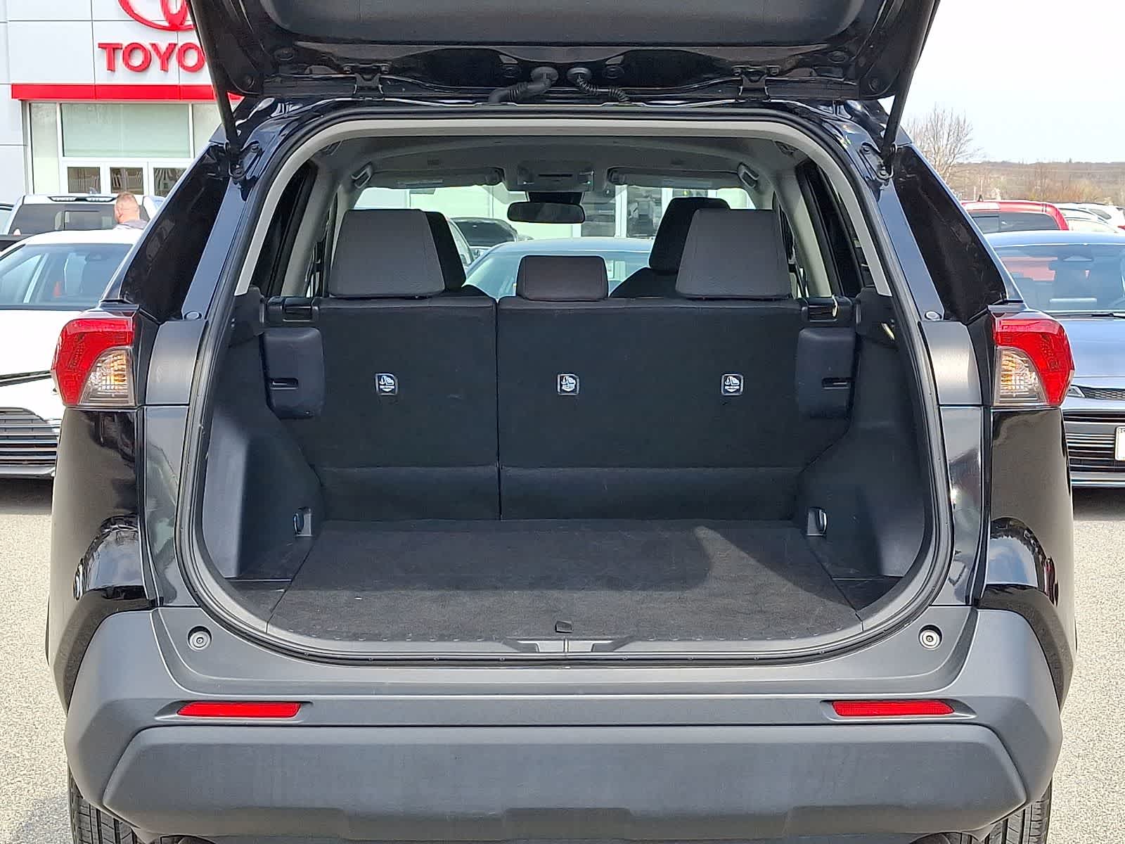 Thumbnail: 2025 Toyota RAV4 - 29