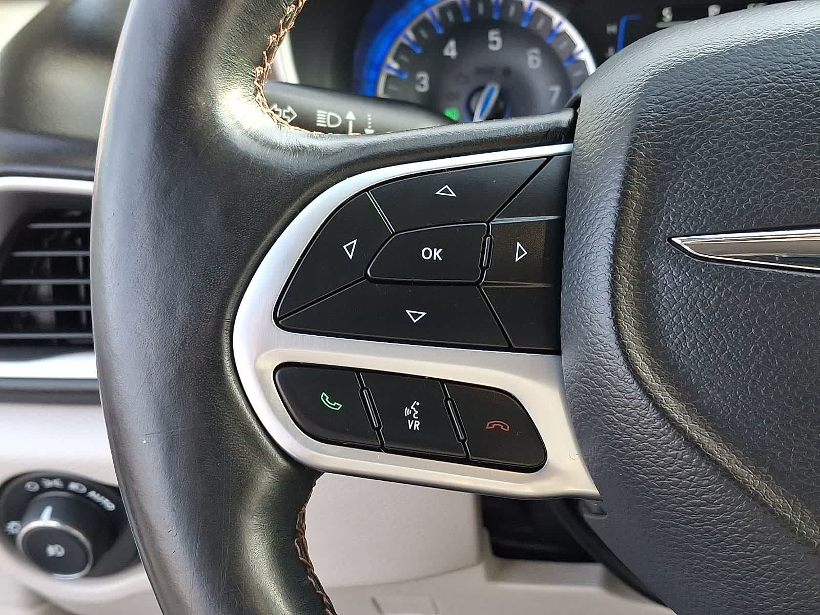 Thumbnail: 2019 Chrysler Pacifica - 22