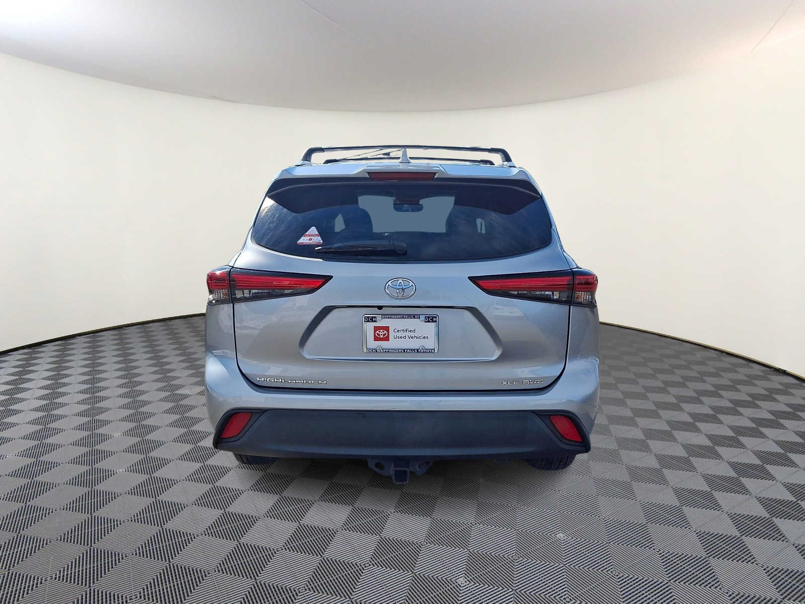 Thumbnail: 2022 Toyota Highlander - 7