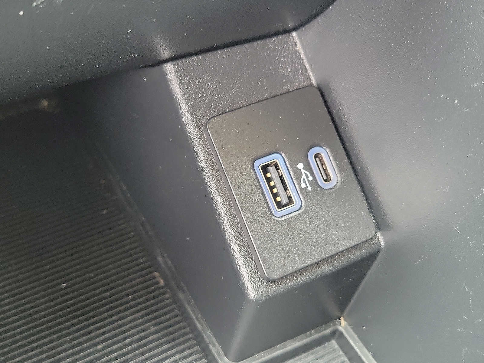 Thumbnail: 2024 Ford Edge - 26