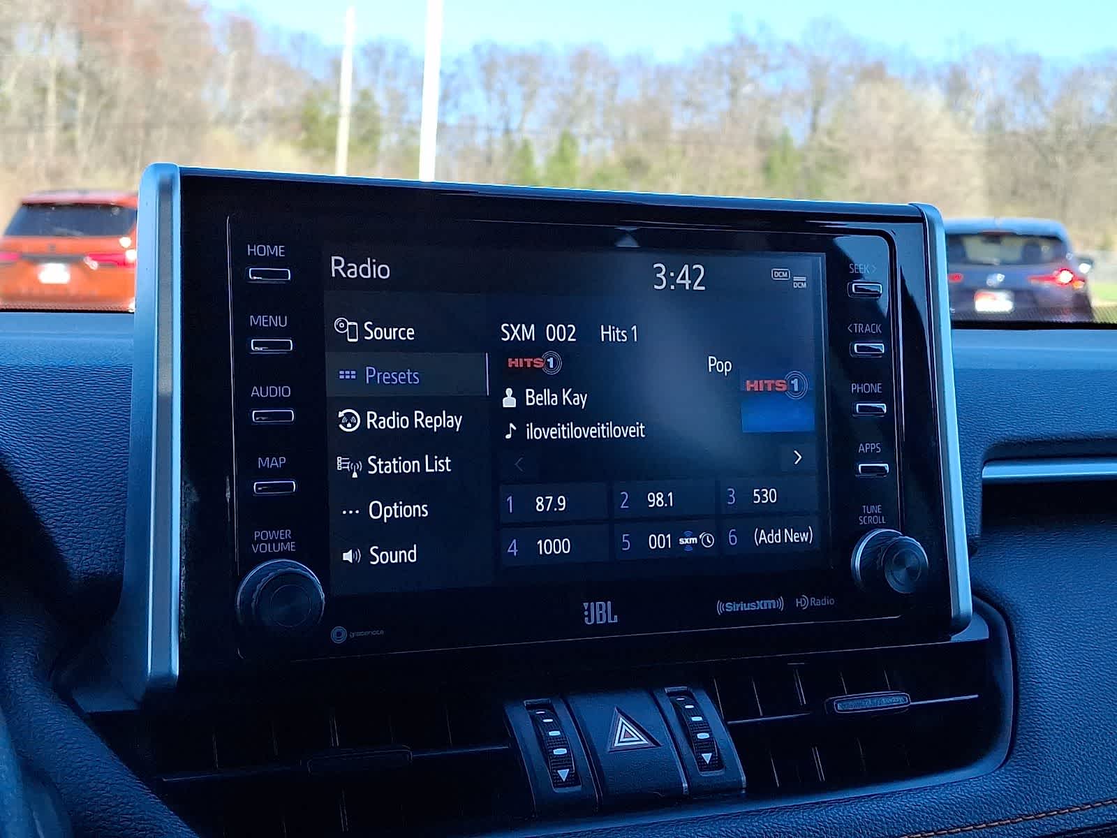 Thumbnail: 2019 Toyota RAV4 - 21