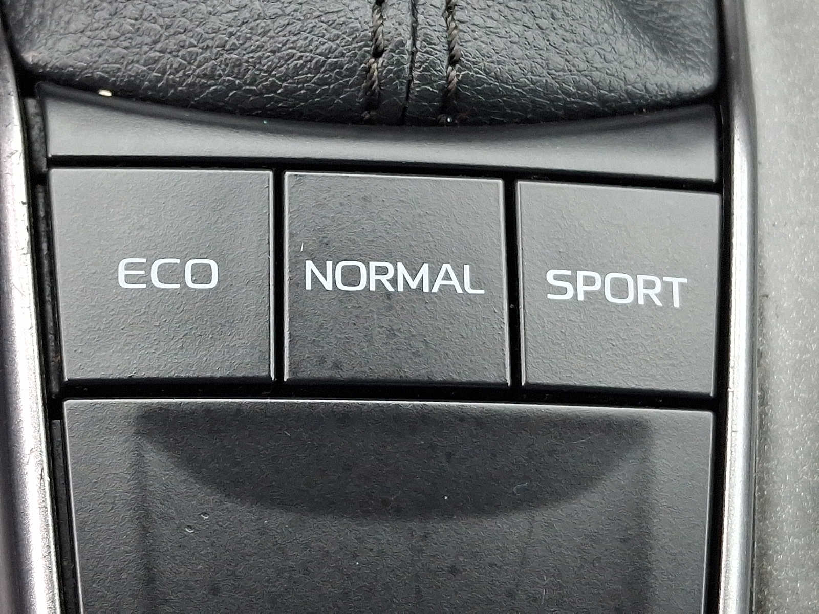 Thumbnail: 2023 Toyota Camry - 25