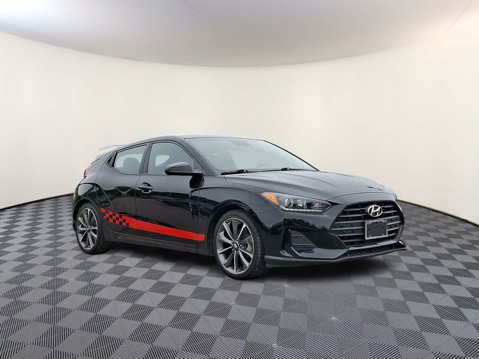 Thumbnail: 2019 Hyundai Veloster - 4