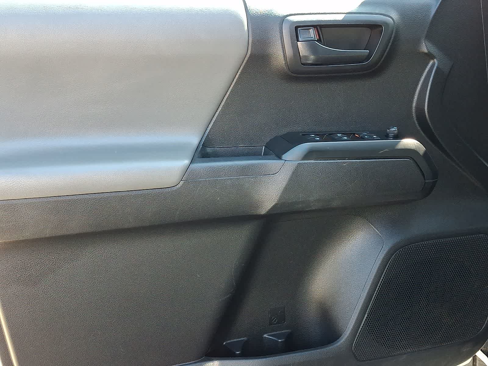 Thumbnail: 2023 Toyota Tacoma - 15