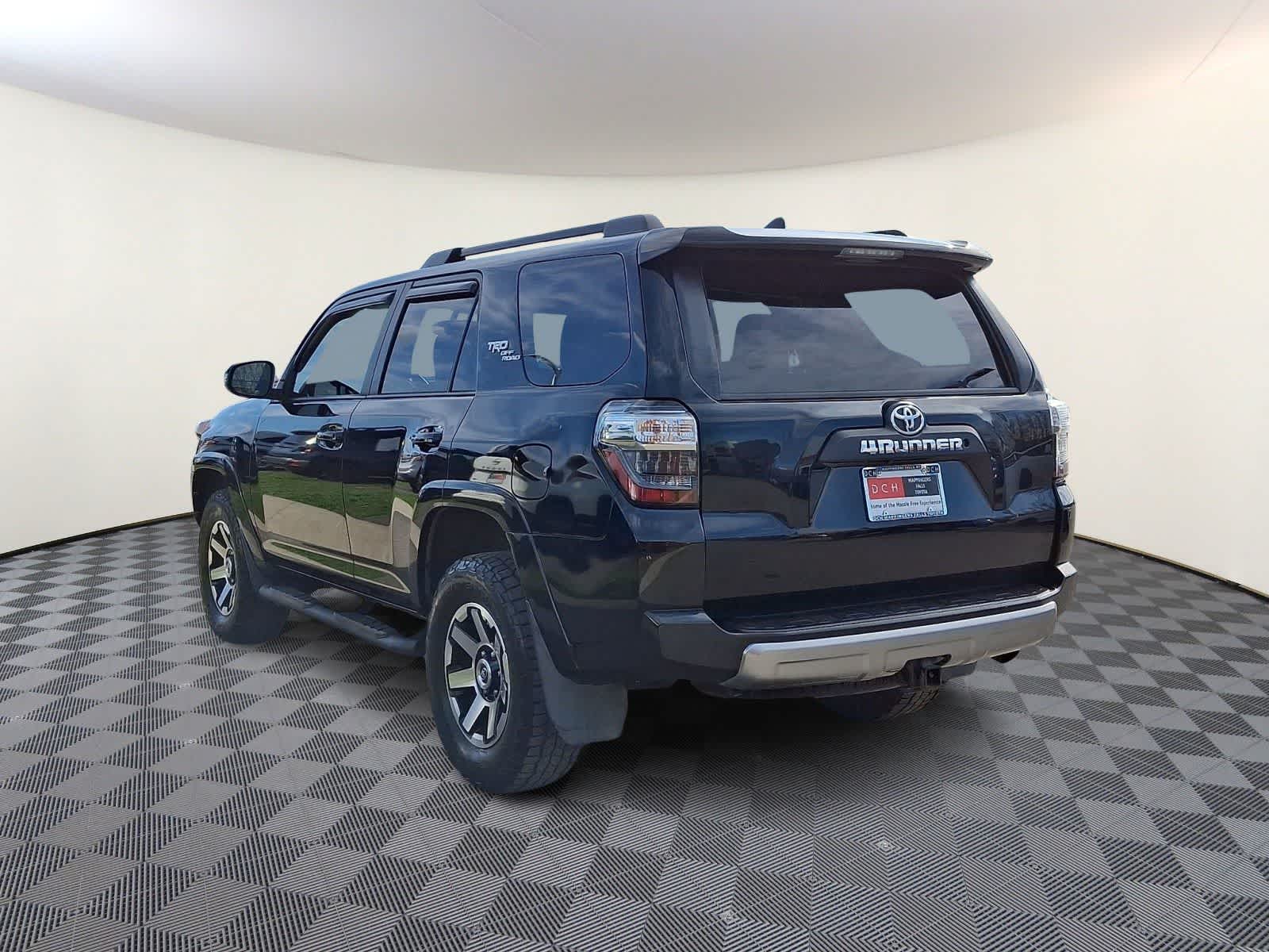Thumbnail: 2019 Toyota 4Runner - 9