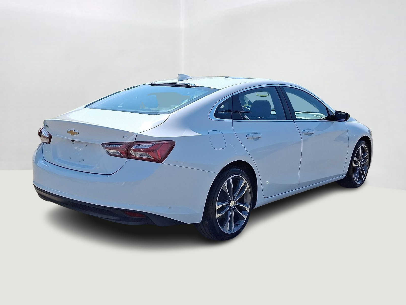Thumbnail: 2021 Chevrolet Malibu - 5