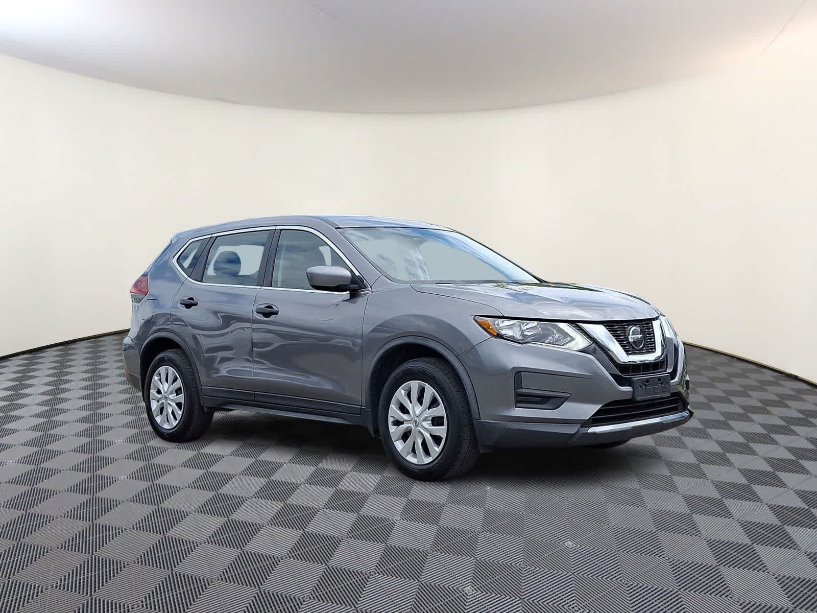 Thumbnail: 2018 Nissan Rogue - 4