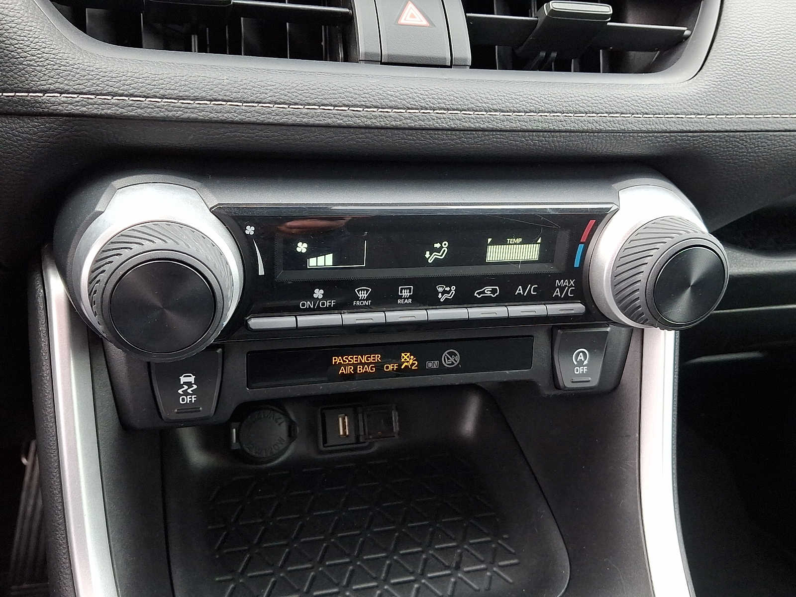 Thumbnail: 2021 Toyota RAV4 - 18