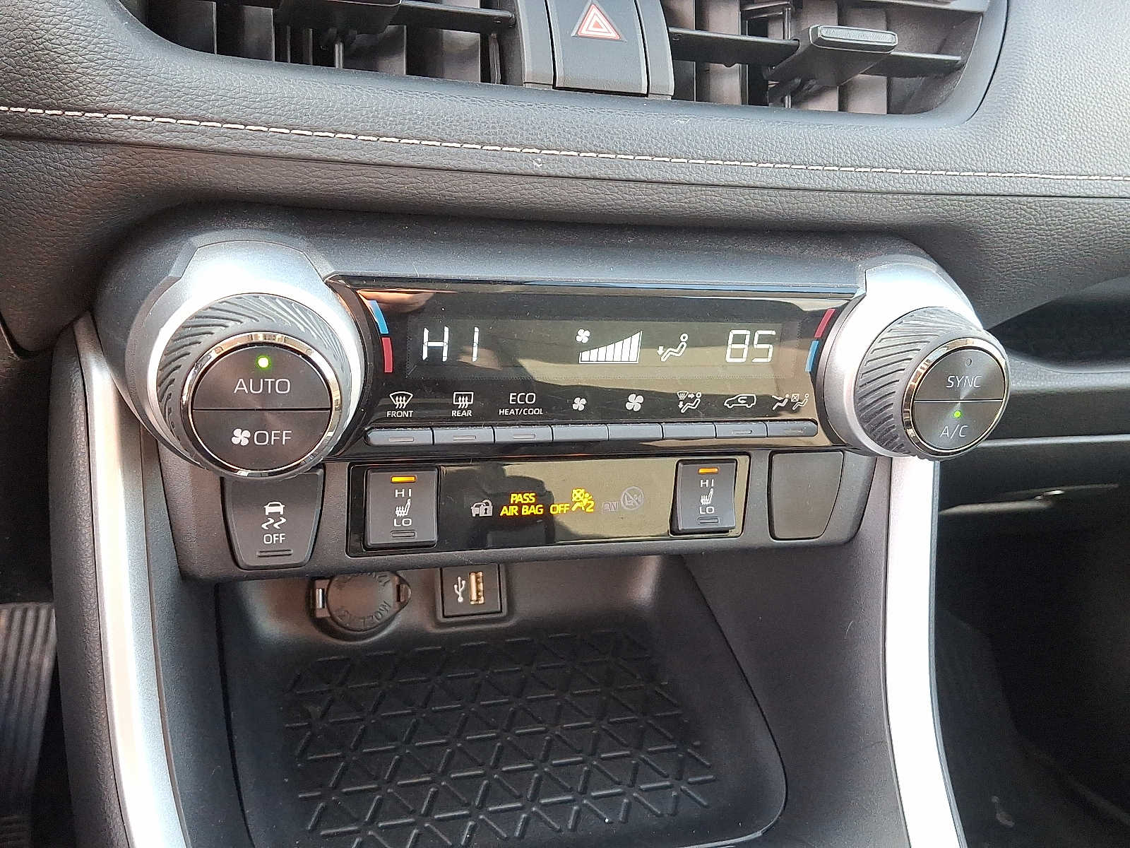 Thumbnail: 2024 Toyota RAV4 - 19