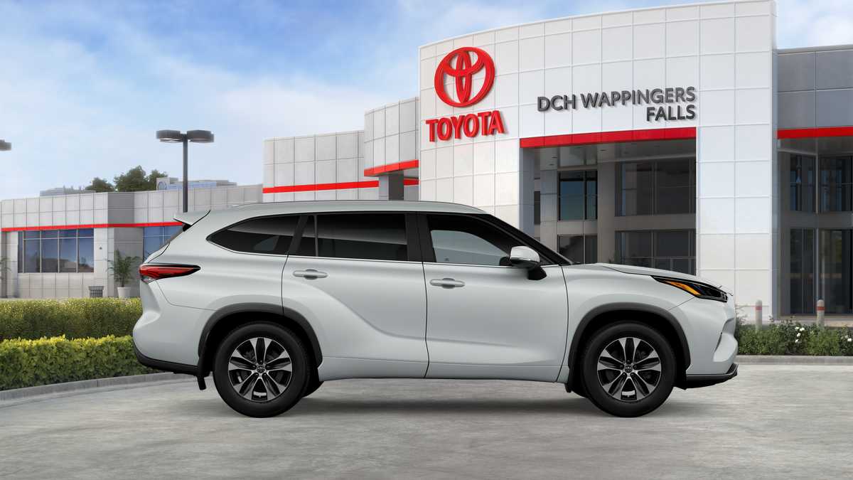 Thumbnail: 2026 Toyota Highlander - 30
