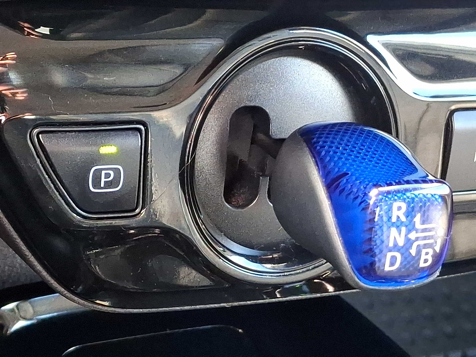 Thumbnail: 2022 Toyota Prius - 17