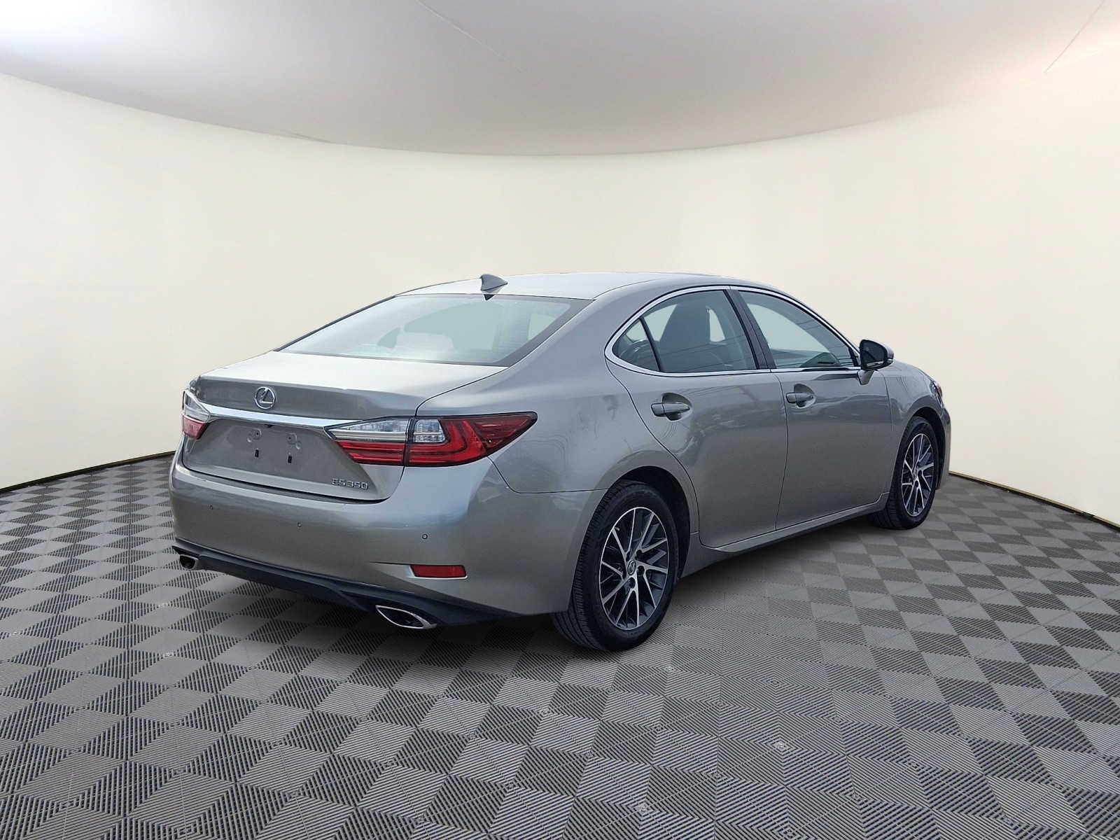 Thumbnail: 2016 Lexus ES - 5