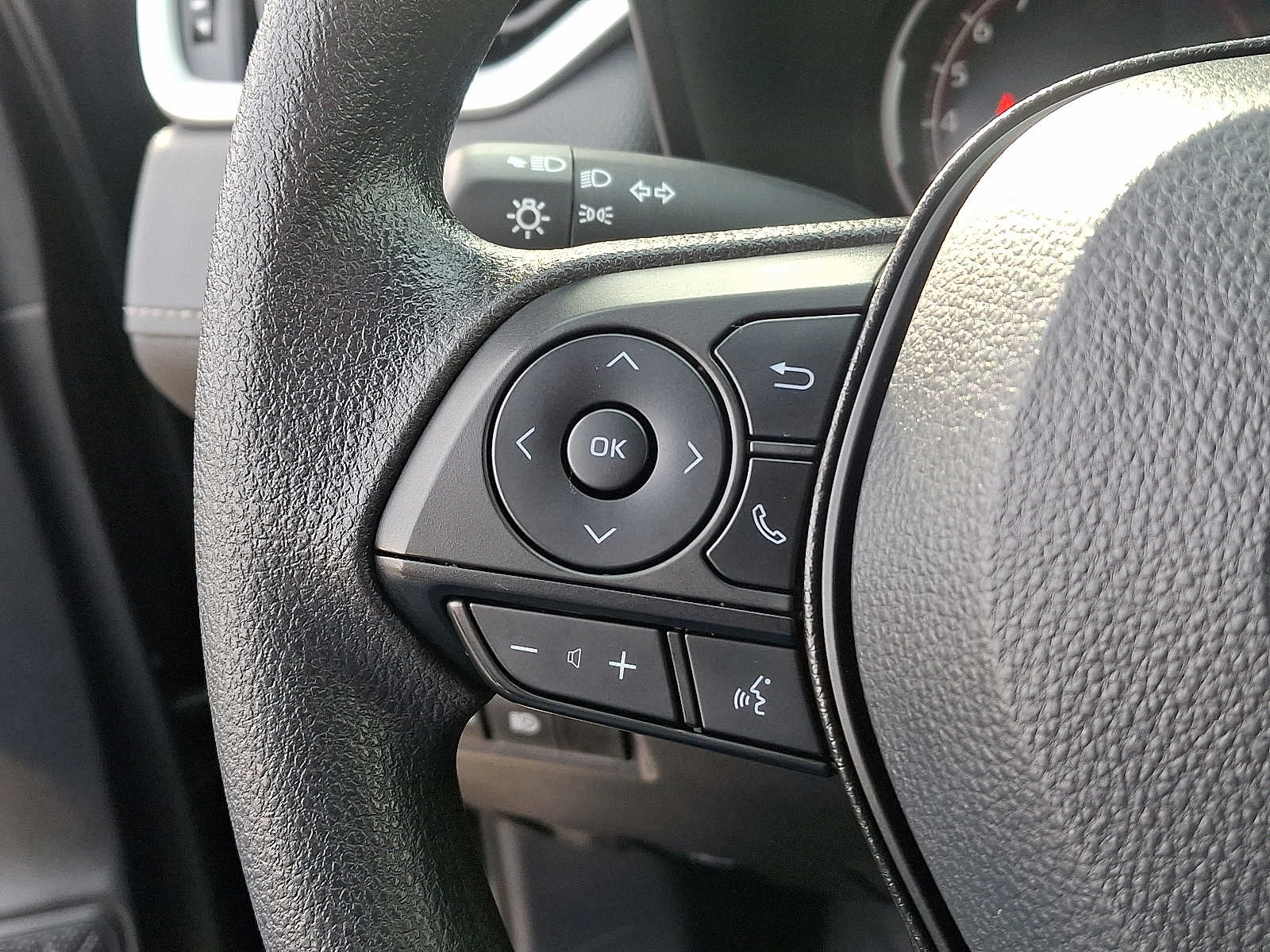 Thumbnail: 2025 Toyota RAV4 - 23