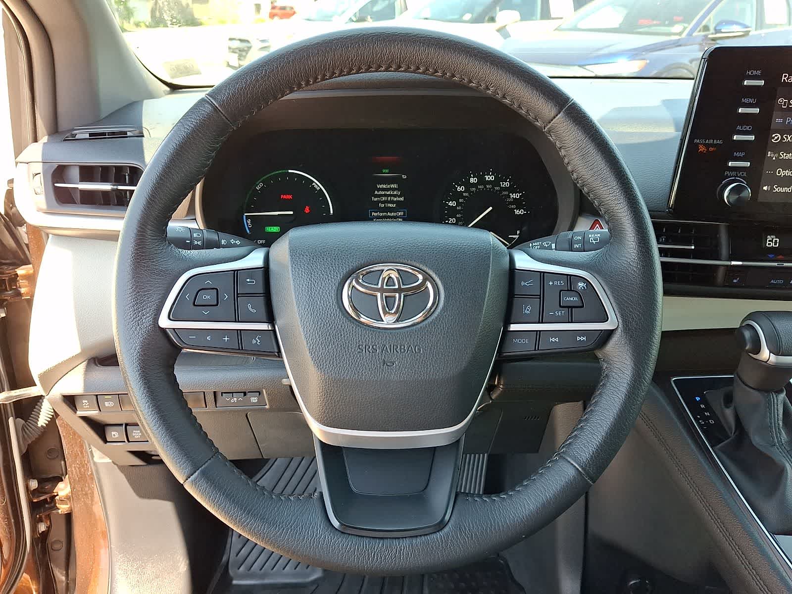Thumbnail: 2023 Toyota Sienna - 24