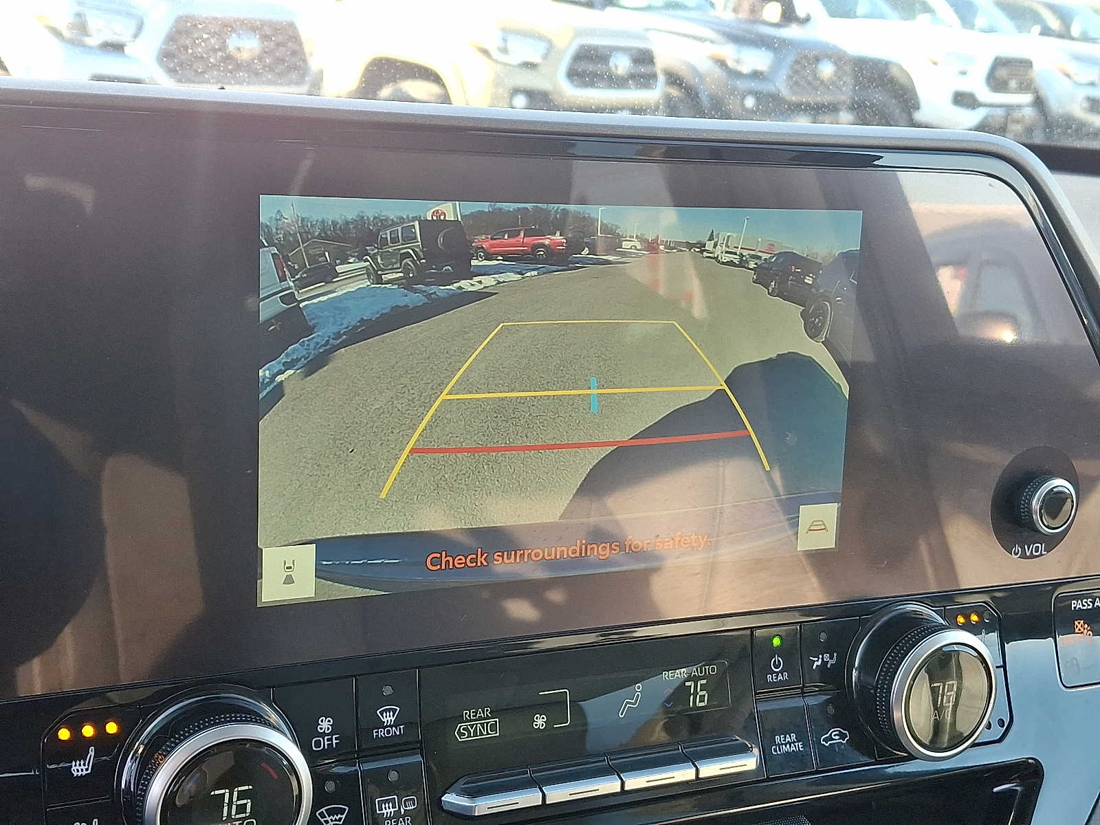 Thumbnail: 2023 Toyota Highlander - 19