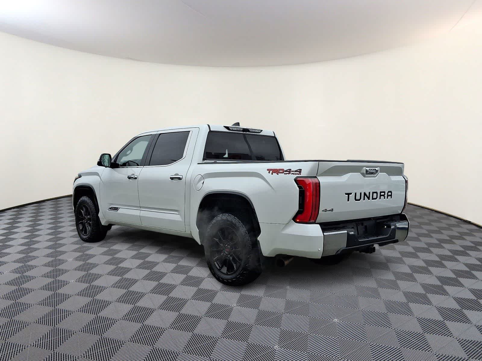 Thumbnail: 2022 Toyota Tundra - 9