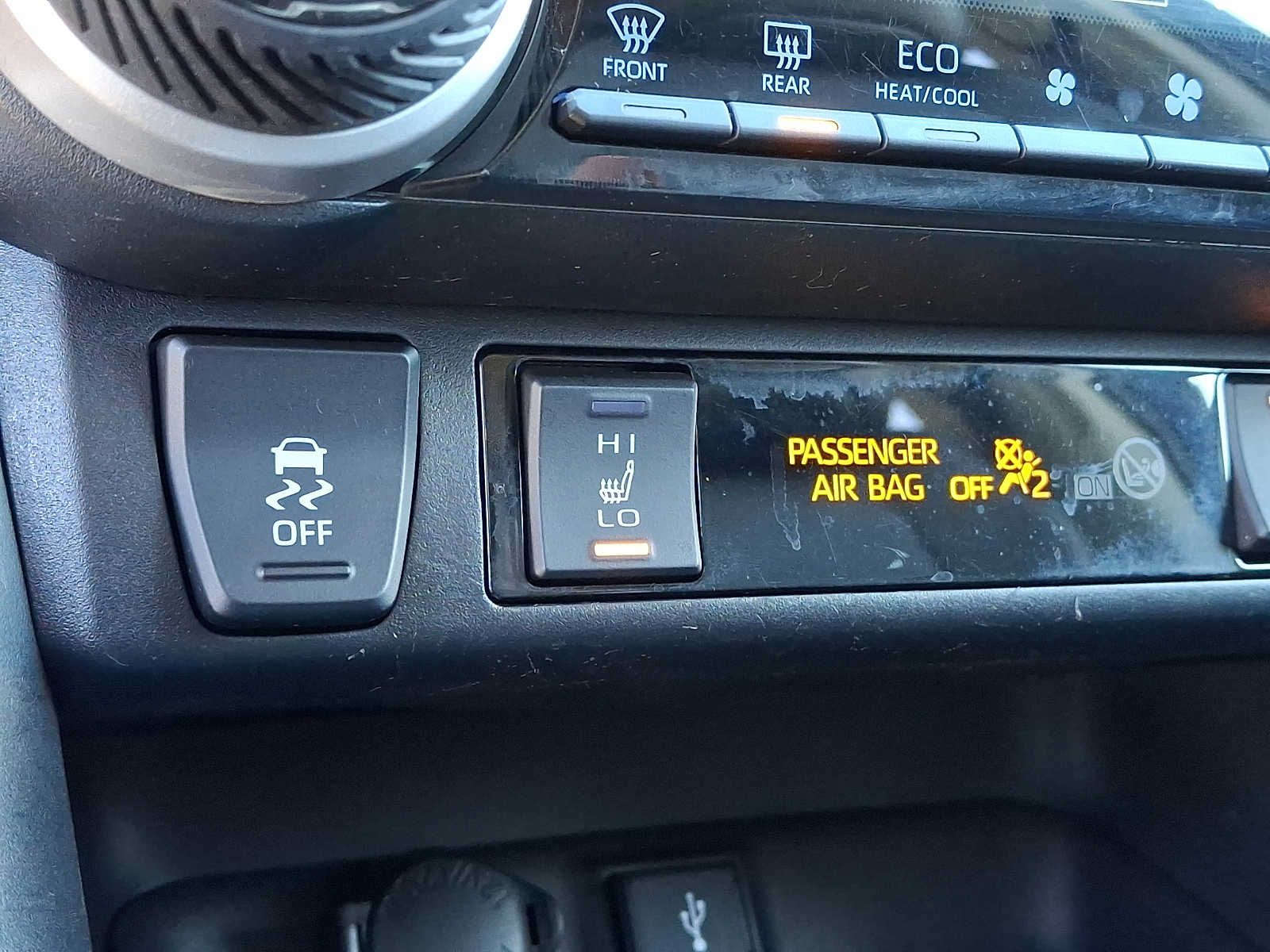 Thumbnail: 2021 Toyota RAV4 - 29