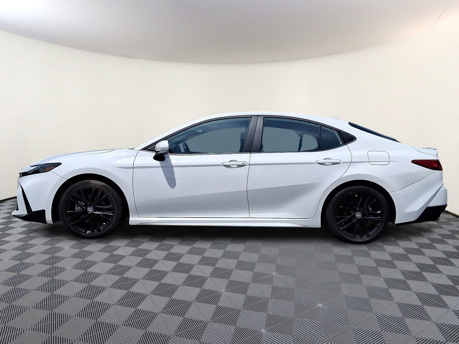 Thumbnail: 2025 Toyota Camry - 10