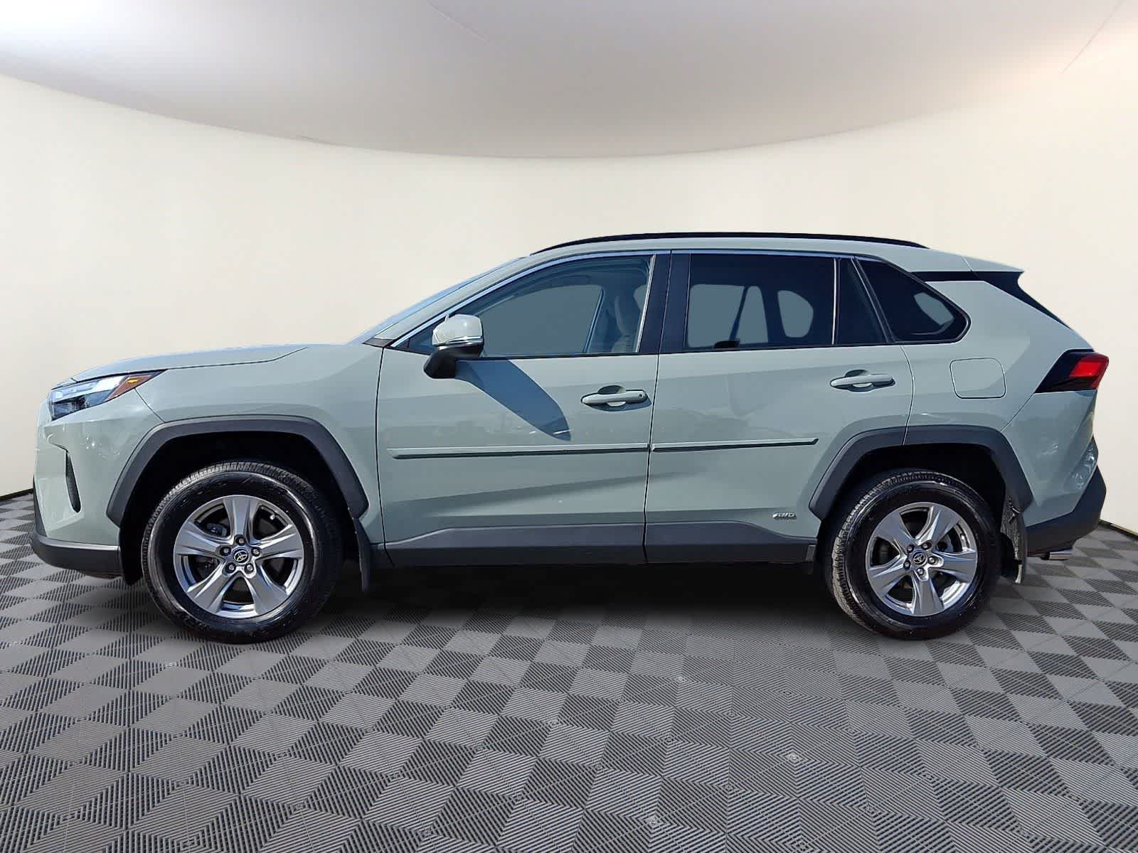 Thumbnail: 2023 Toyota RAV4 - 10