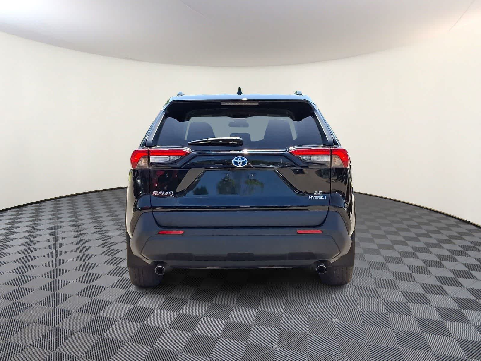 Thumbnail: 2021 Toyota RAV4 - 7