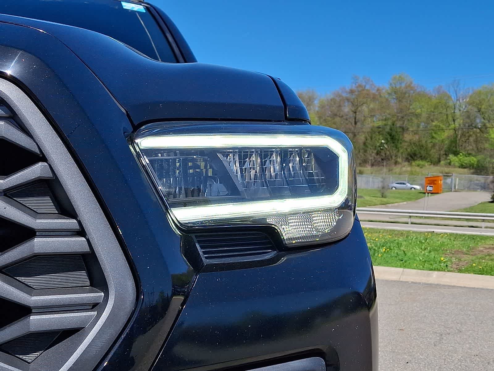 Thumbnail: 2021 Toyota Tacoma - 12