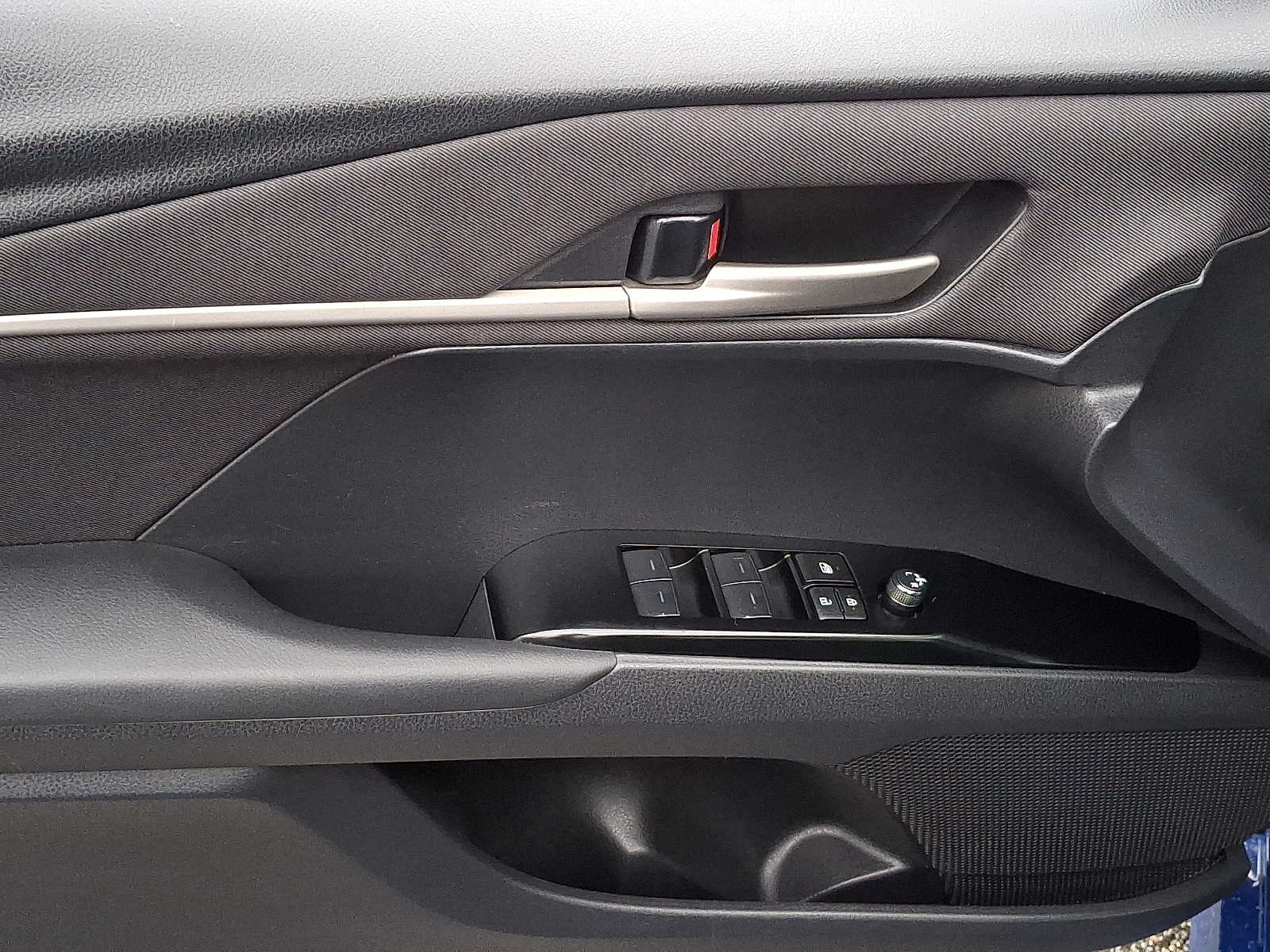 Thumbnail: 2025 Toyota Camry - 15