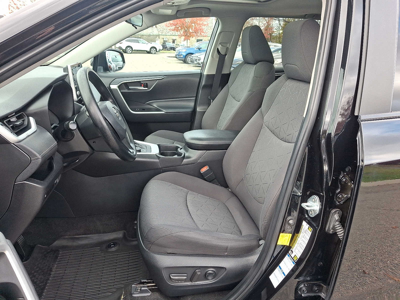 Thumbnail: 2021 Toyota RAV4 - 16