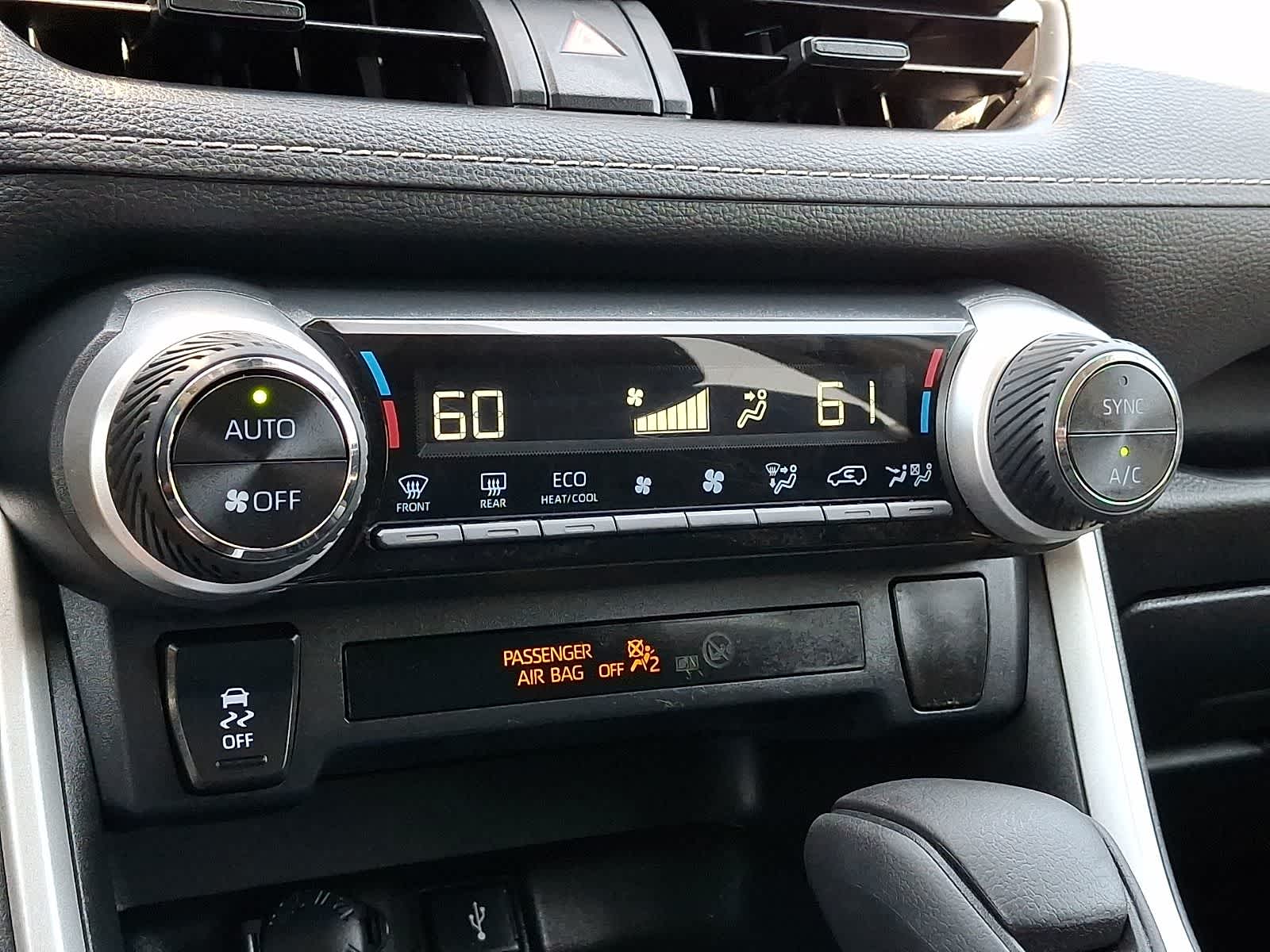 Thumbnail: 2021 Toyota RAV4 - 19