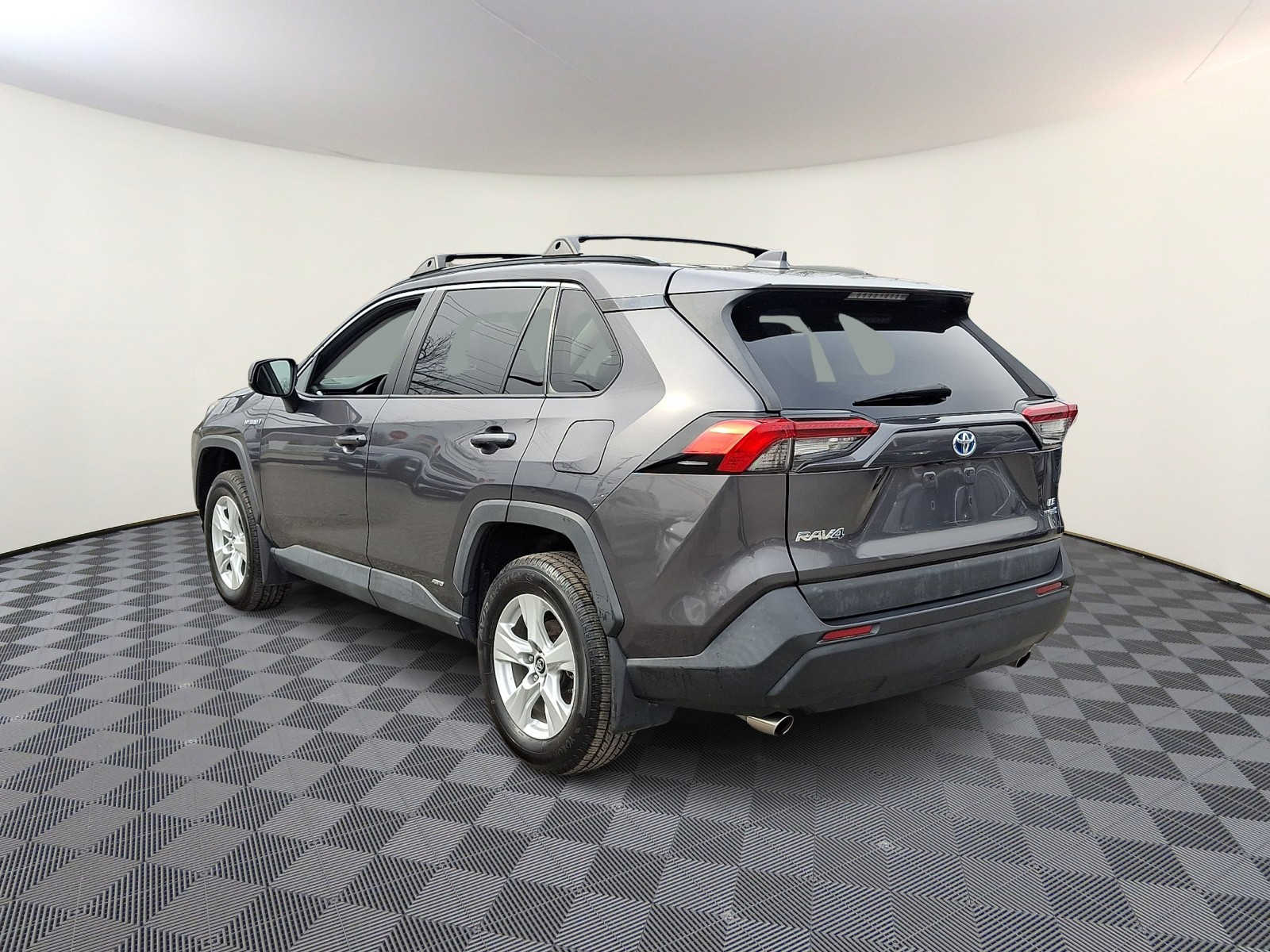 Thumbnail: 2020 Toyota RAV4 - 9